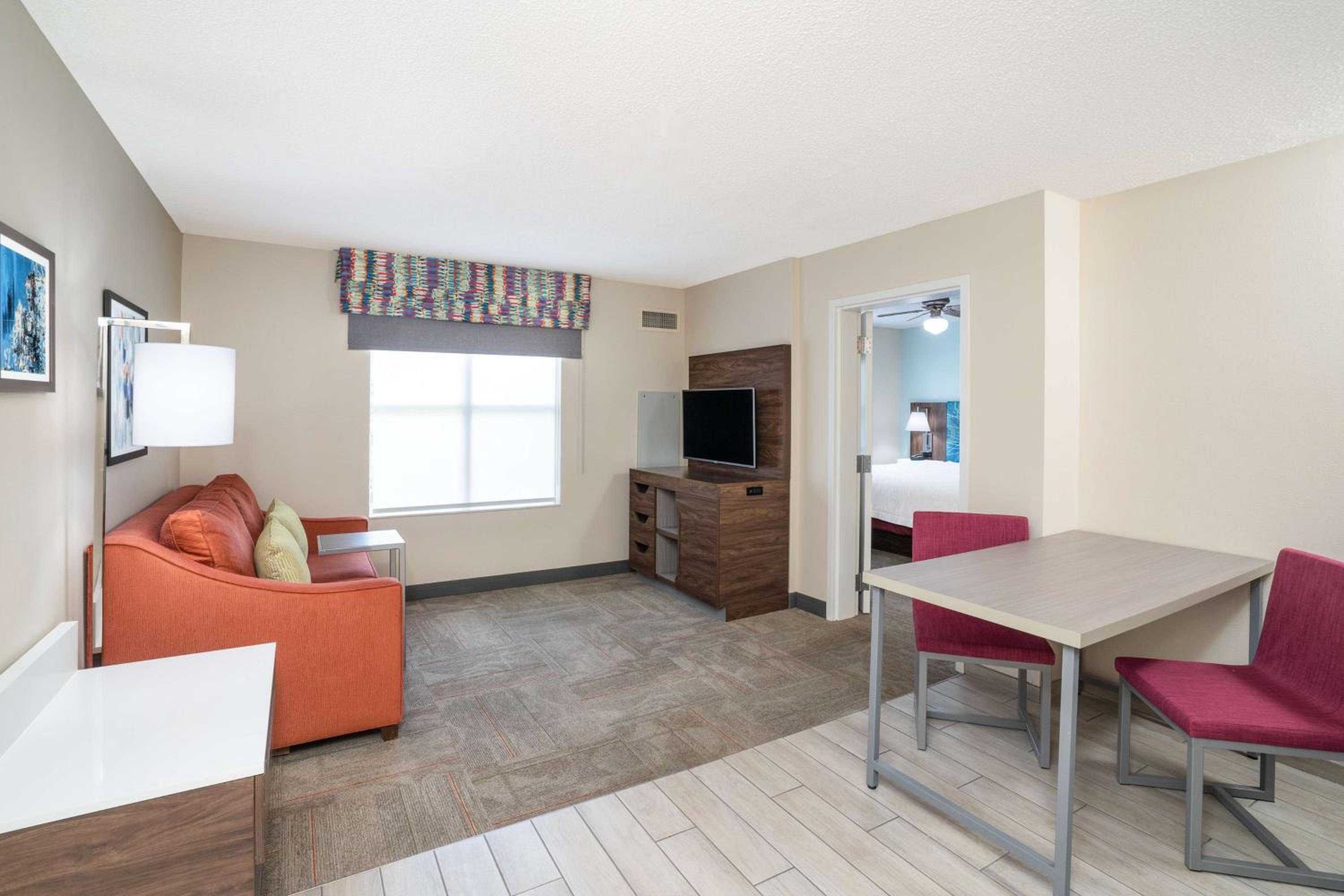 One-Bedroom King Suite with Sofa Bed - Photo 4