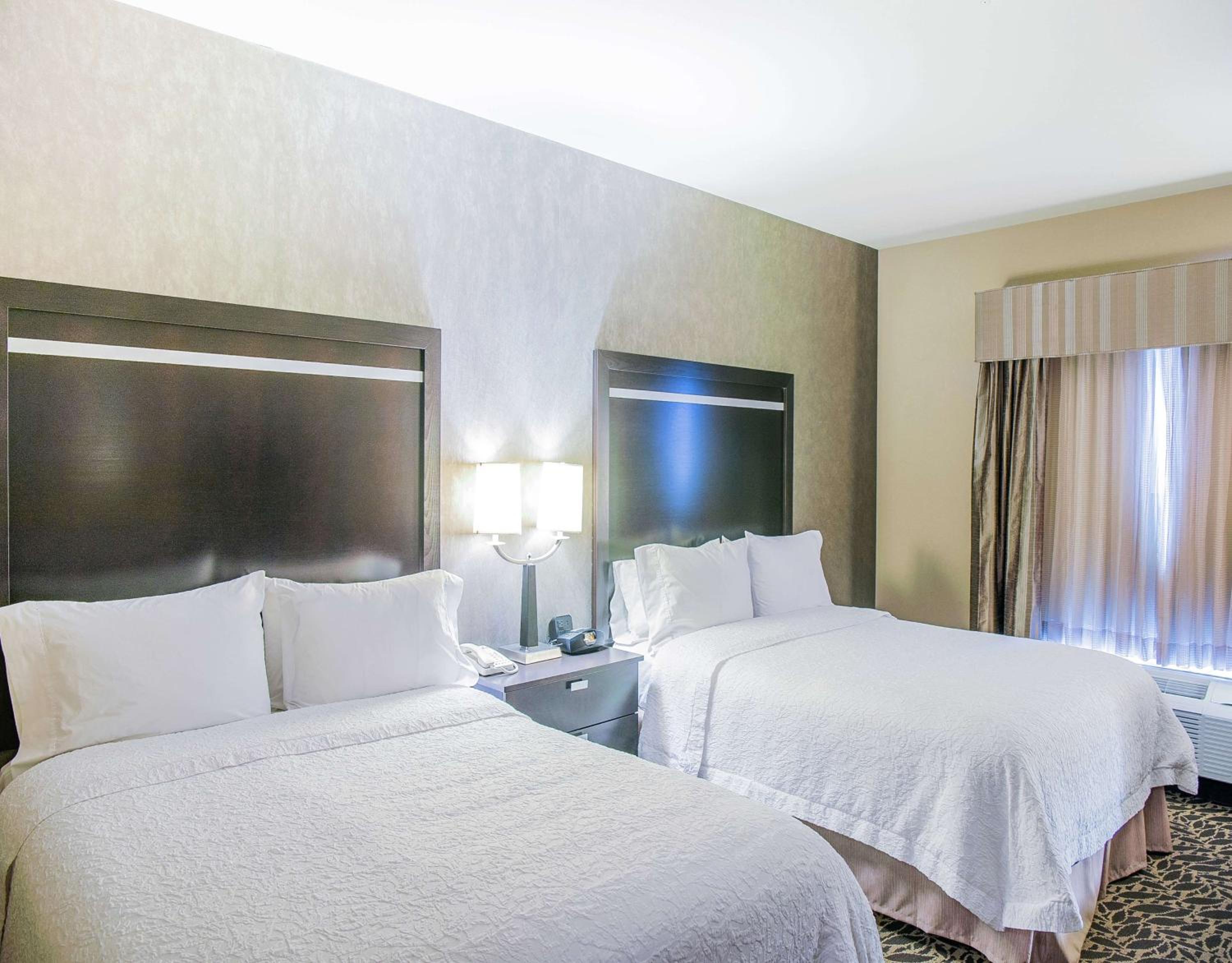 Room with Two Queen Beds - Non-Smoking - Photo 1