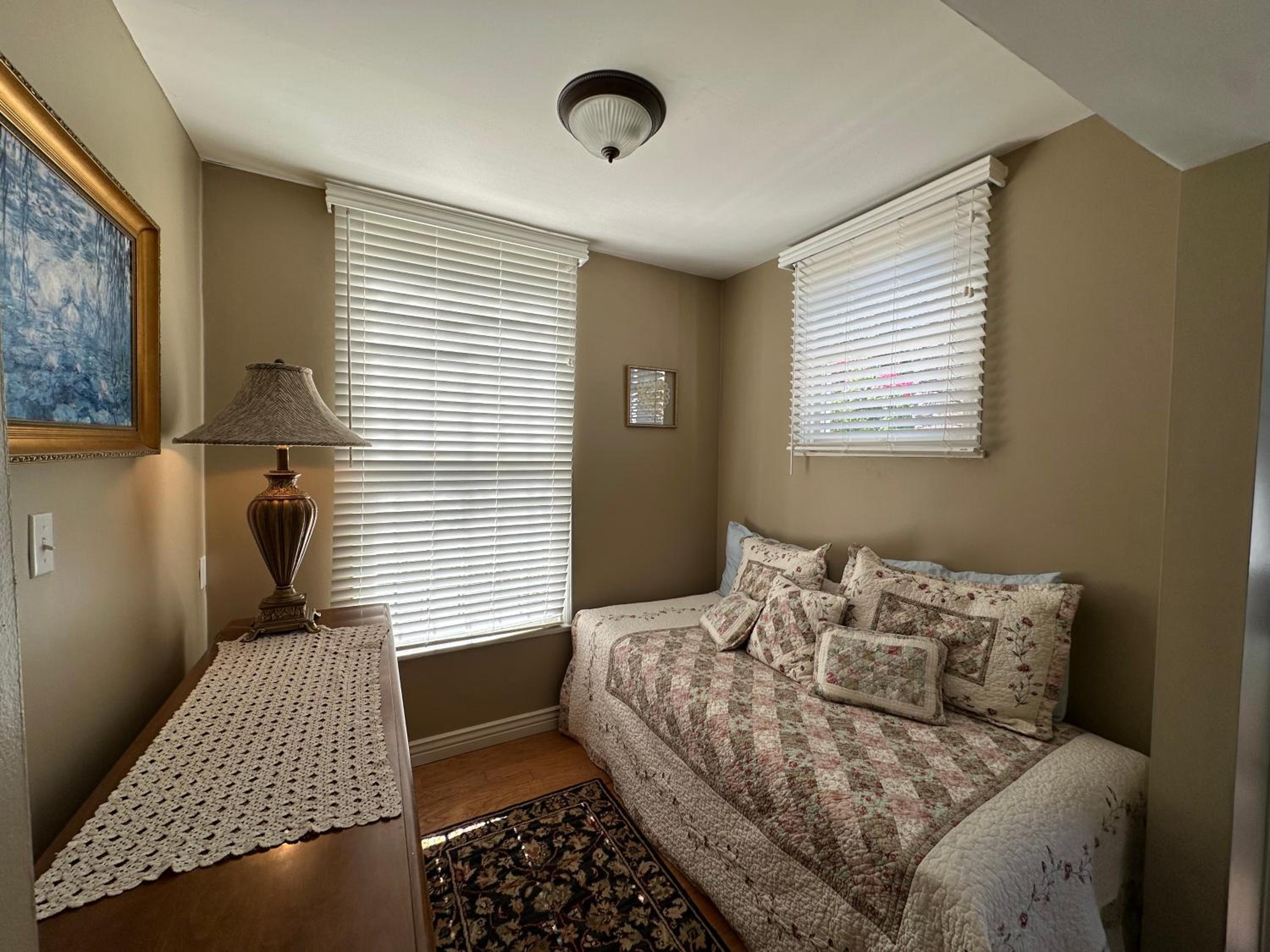 Standard Triple Room photo 2