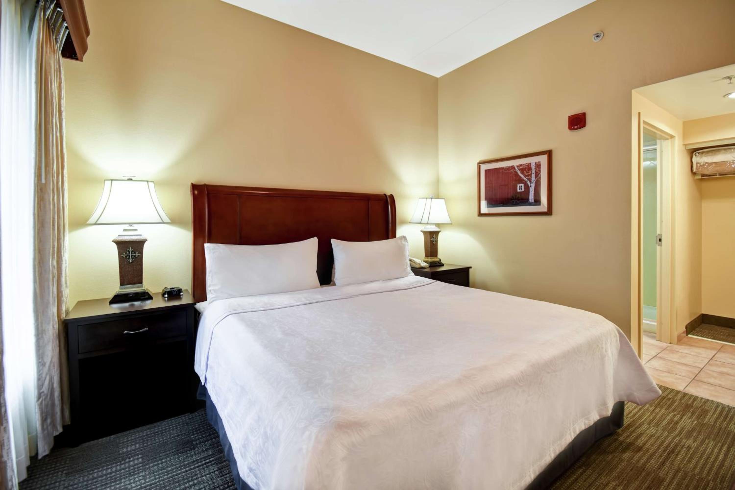 One-Bedroom King Suite - Non-Smoking - Photo 4