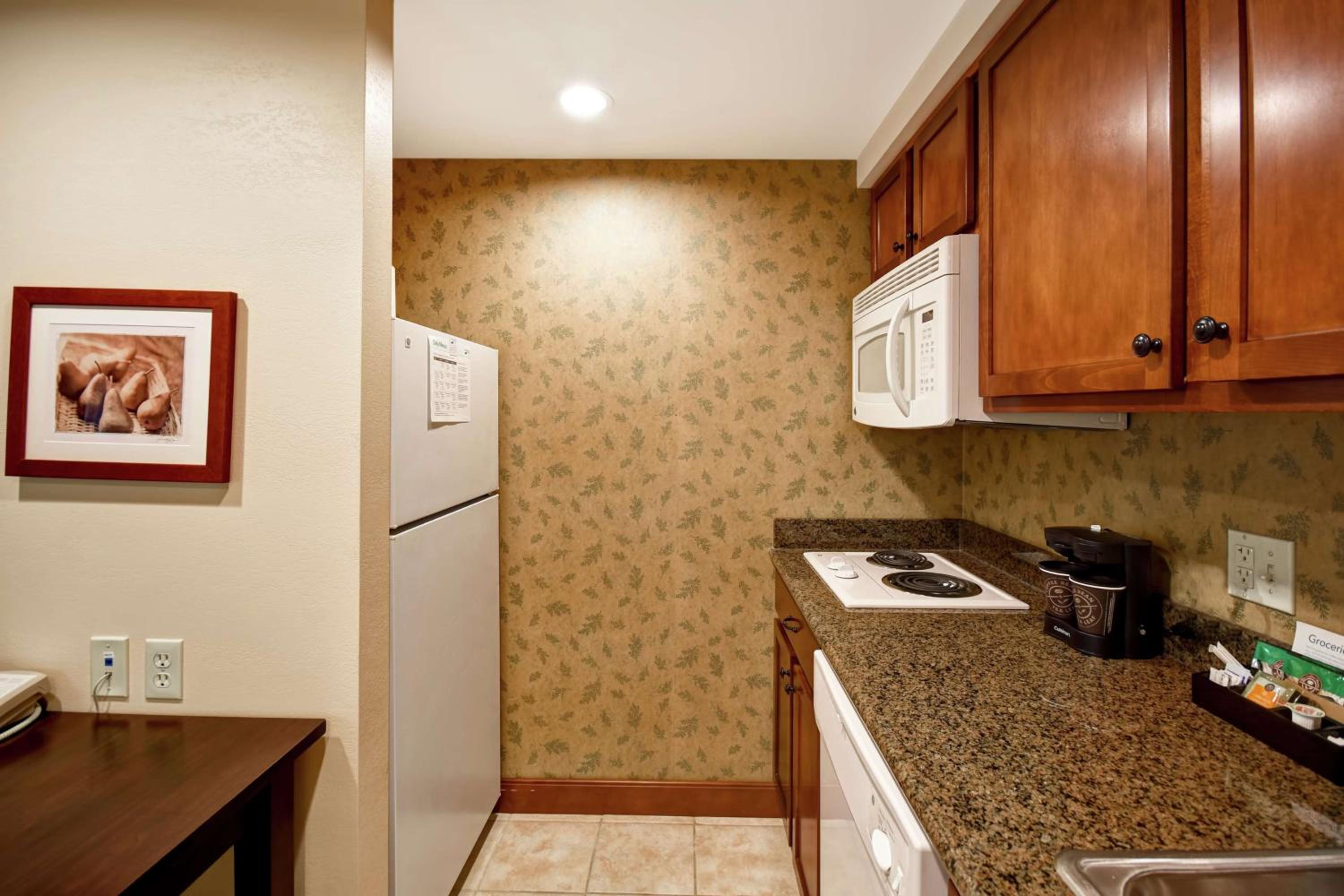 King Studio Suite - Non-Smoking - Photo 5