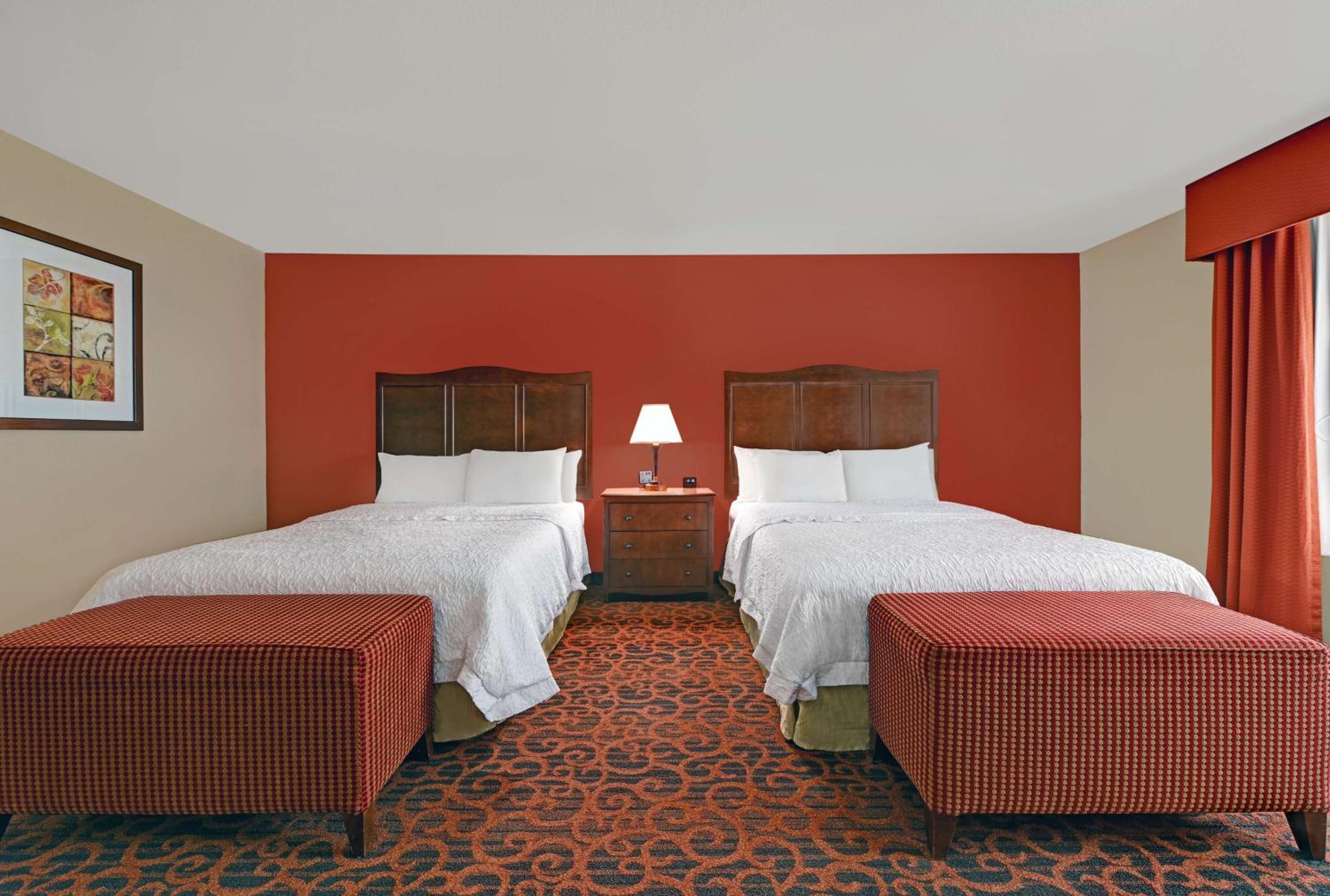 Room with Two Queen Beds - Non-Smoking - Photo 2