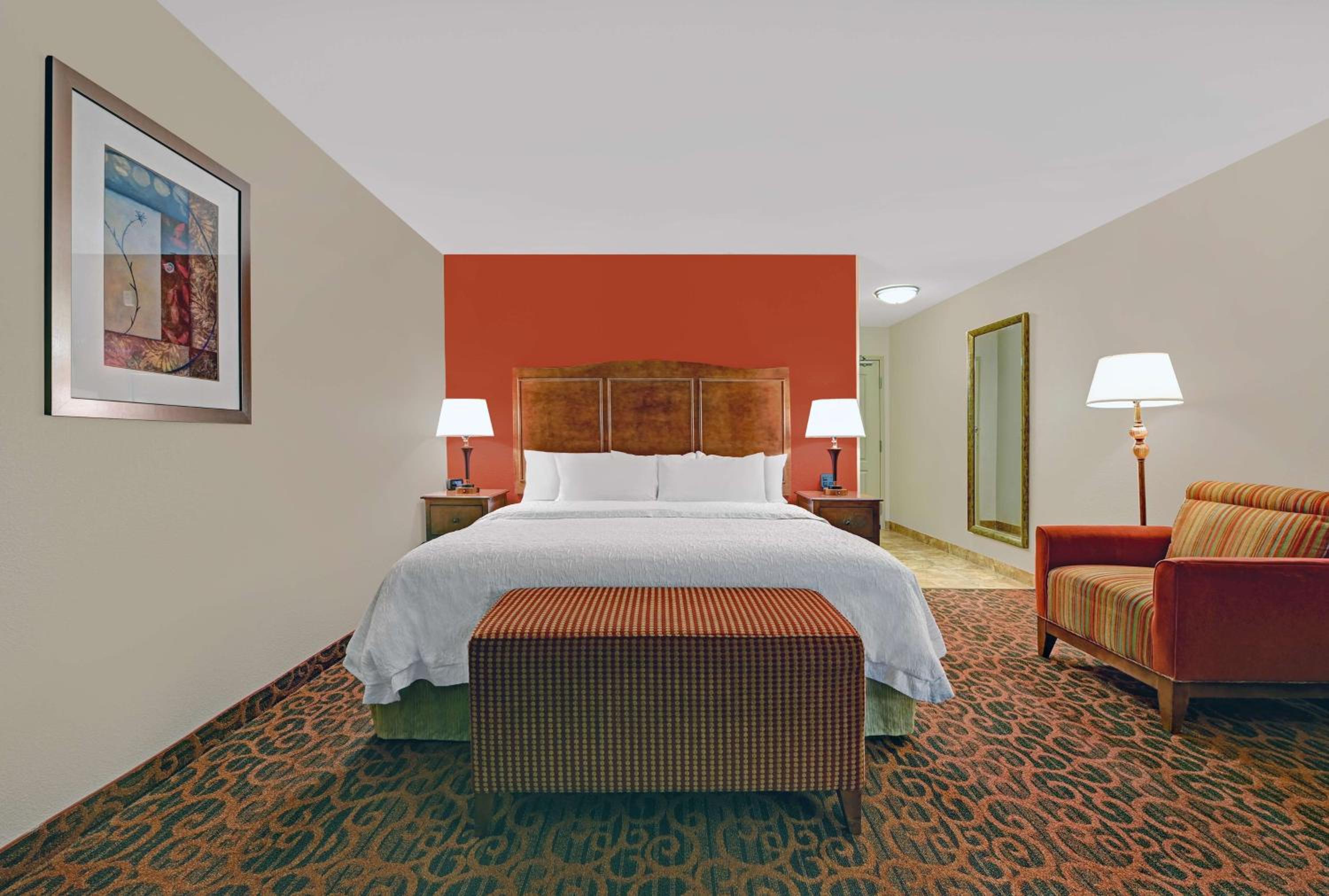 King Room with King Bed - Non-Smoking - Photo 1