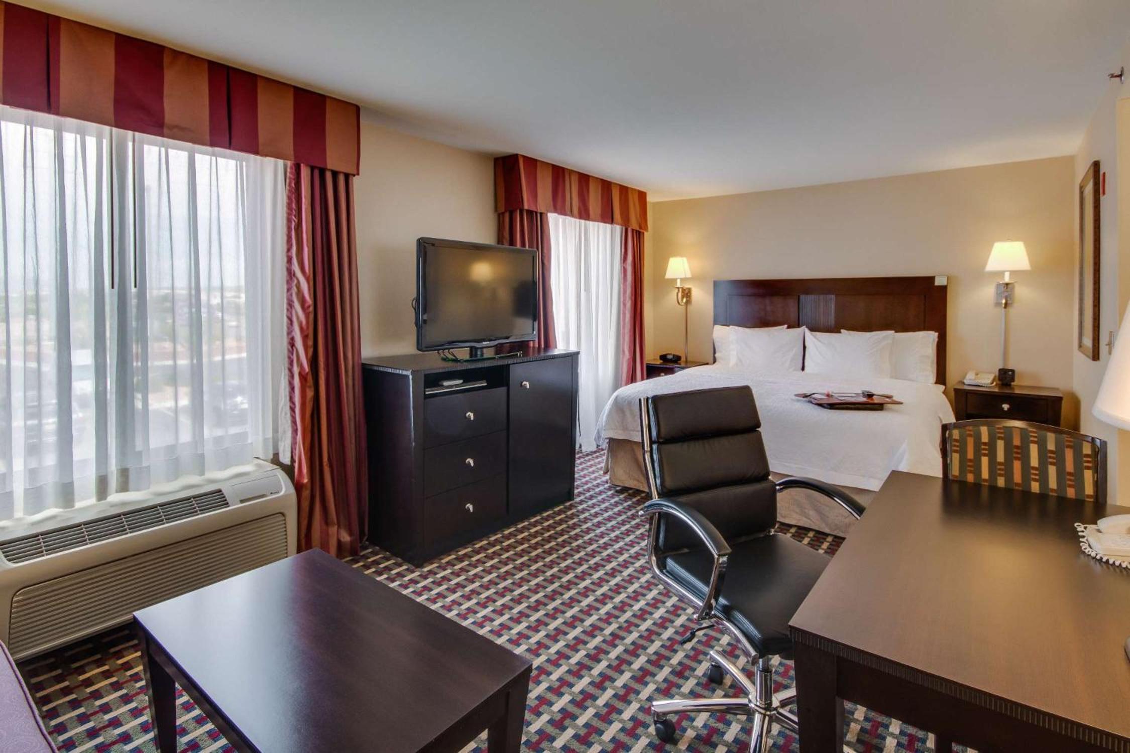 King Studio Suite - Non-Smoking - Photo 2