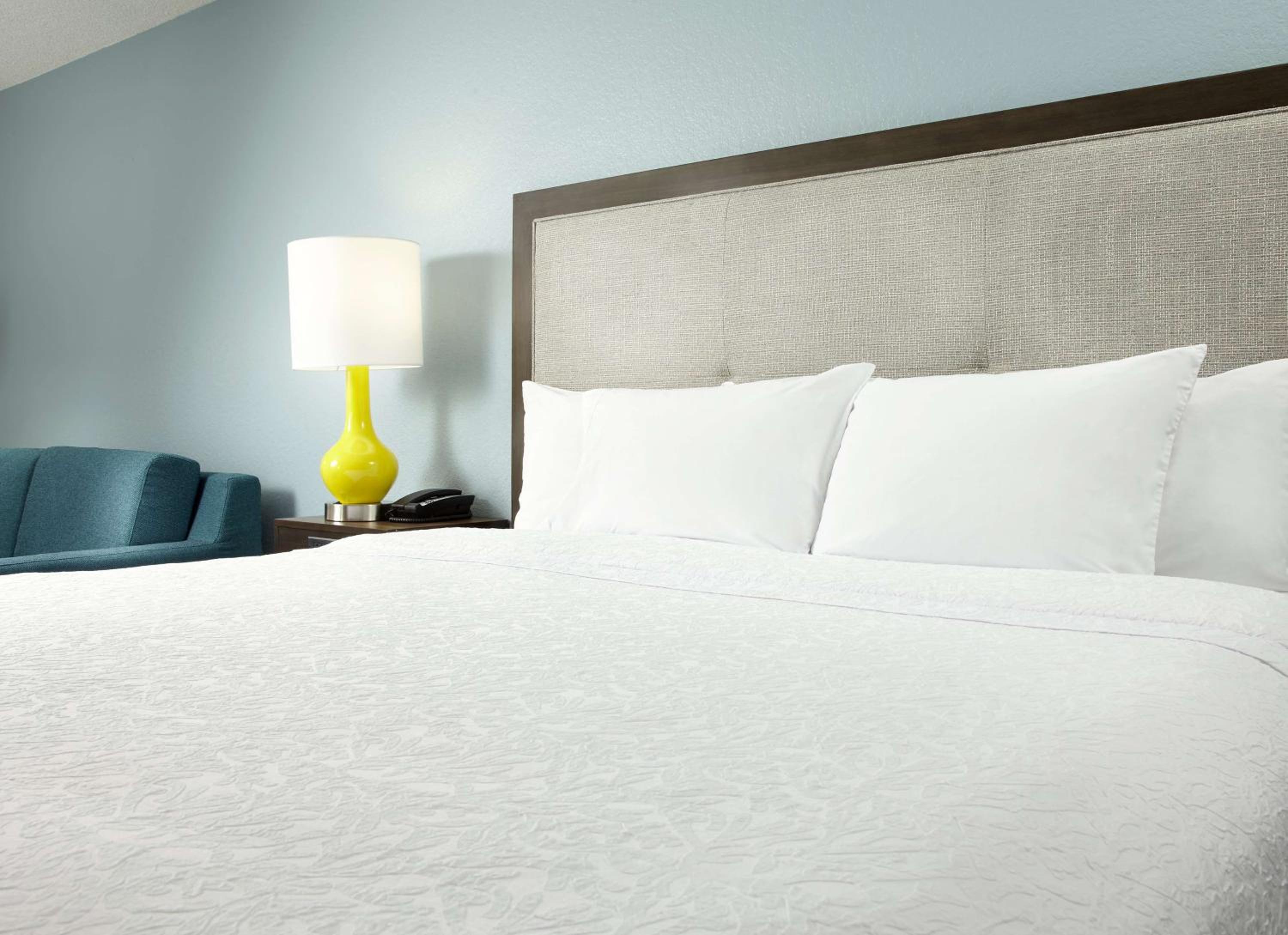 2 Queen Beds w/ Sofabed Larger Room, Non Smoking thumbnail 6