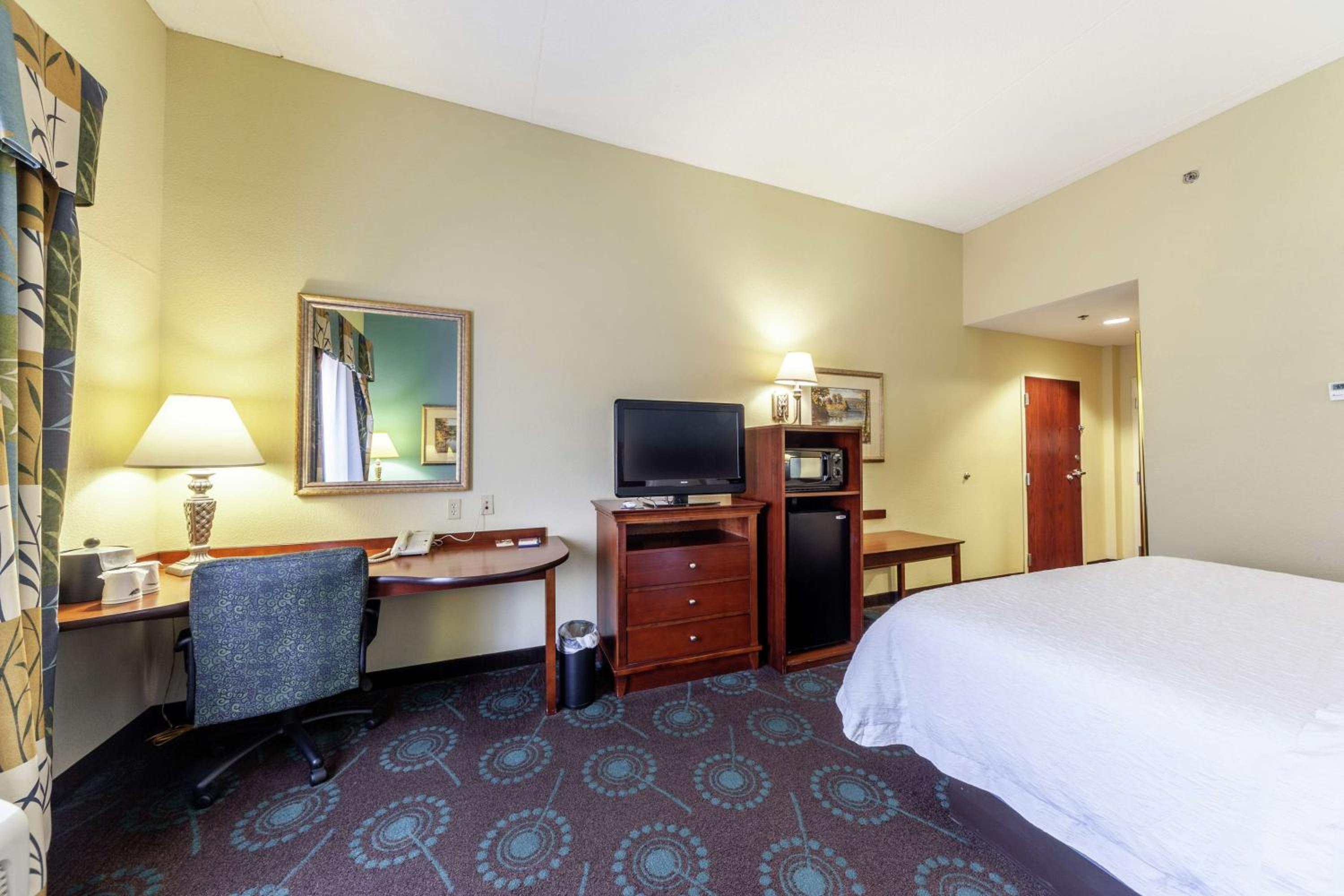 King Room - Non-Smoking - Photo 1