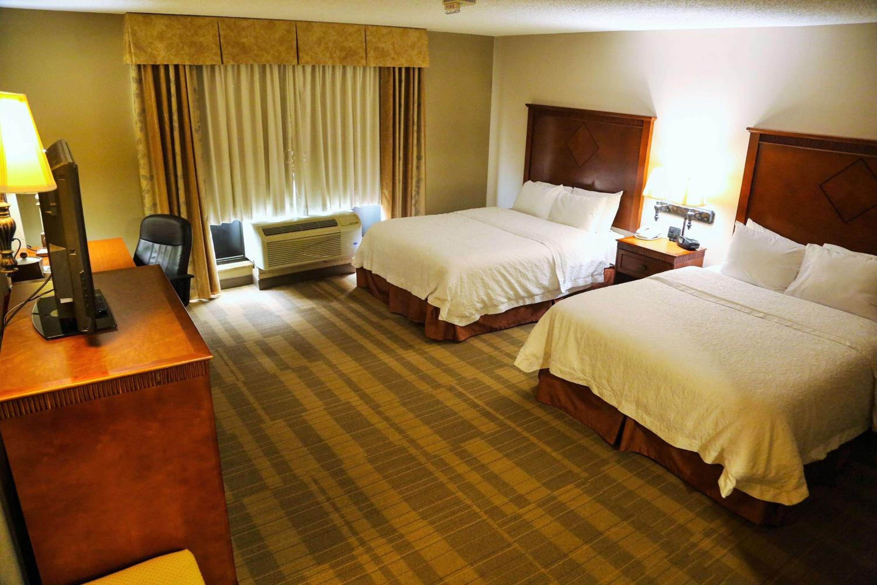Queen Room with Two Queen Beds - Mobility and Hearing Access/Non-Smoking - Photo 1