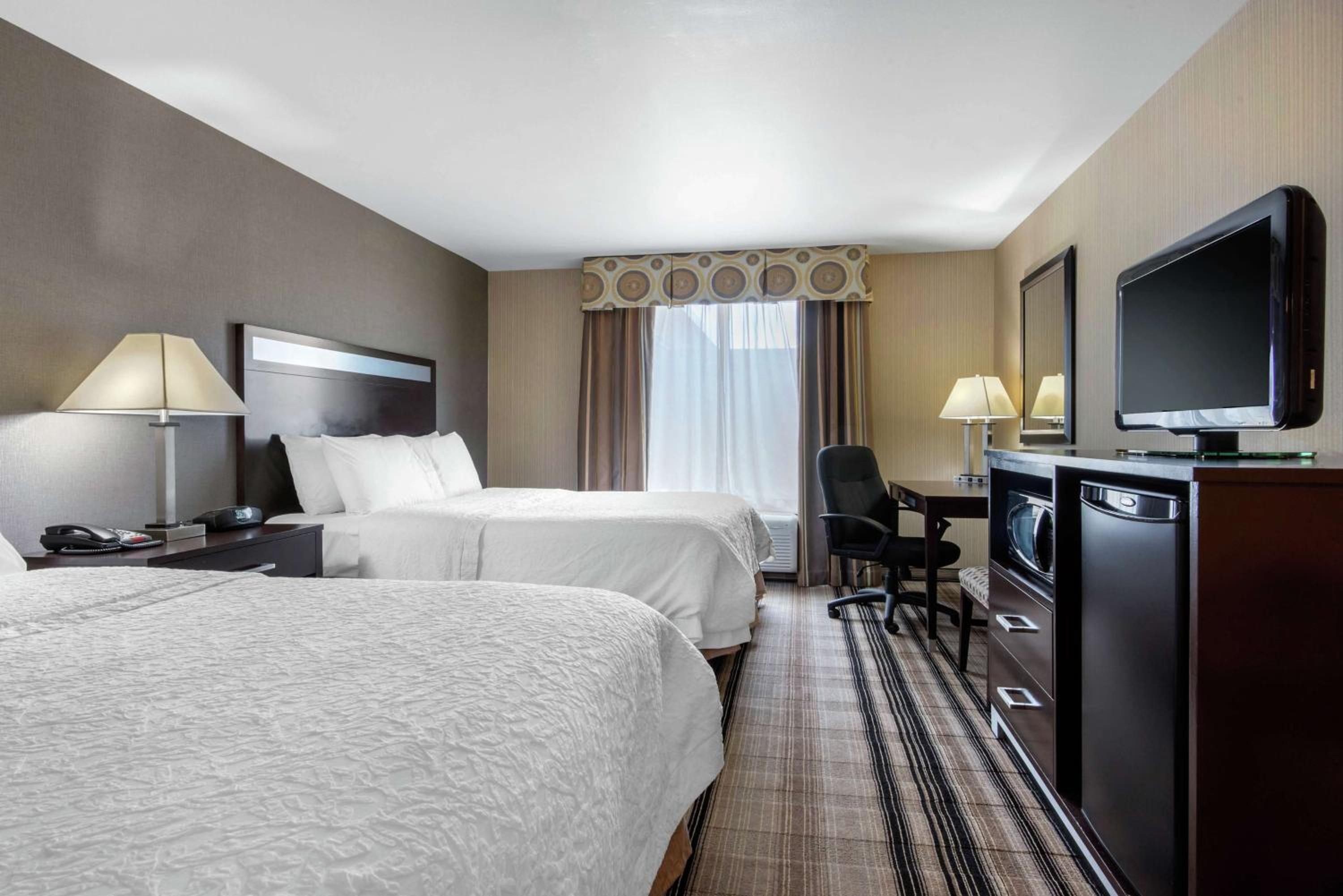 Room with Two Queen Beds - Non-Smoking - Photo 1