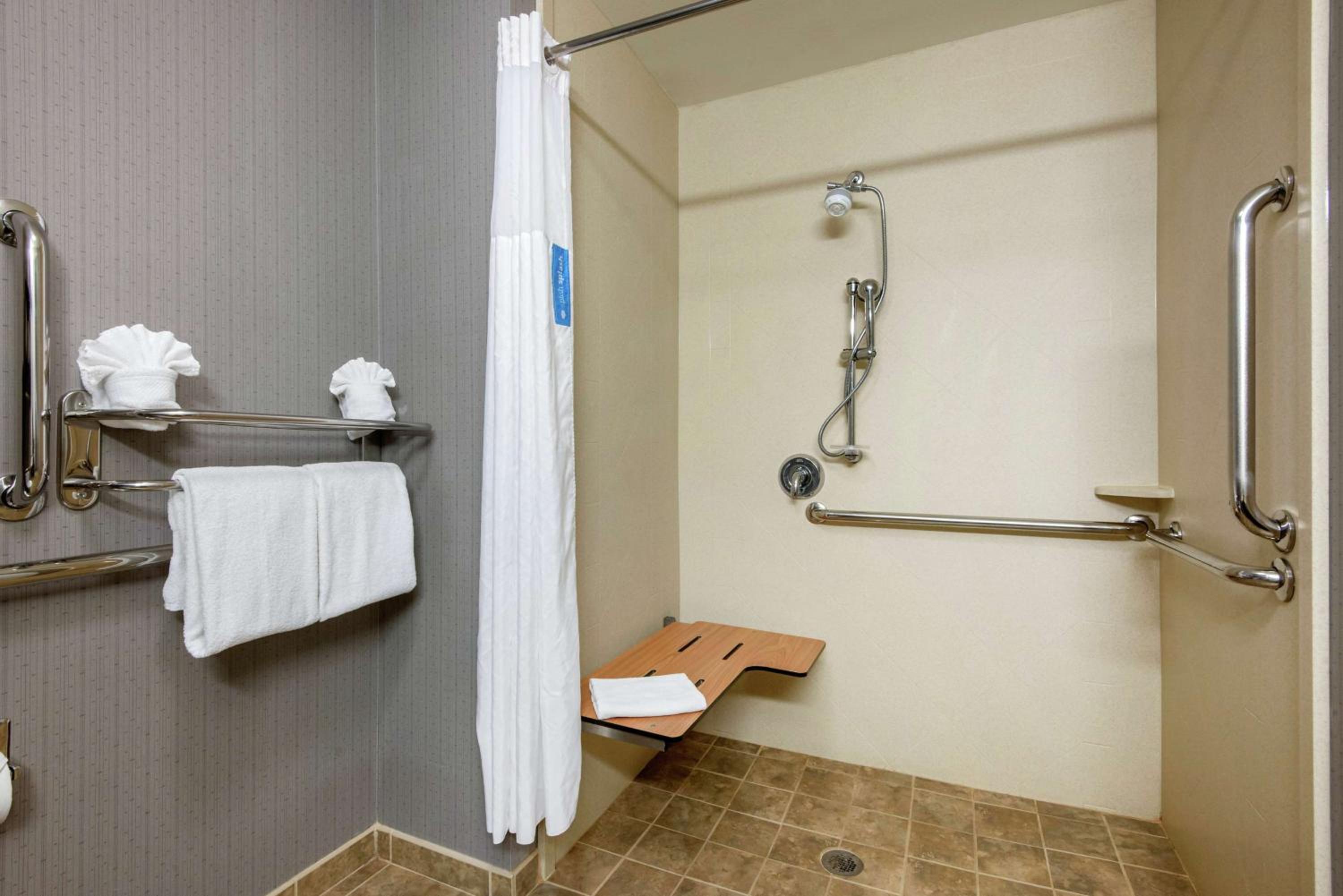King Room - Hearing Access/Non-Smoking - Photo 7