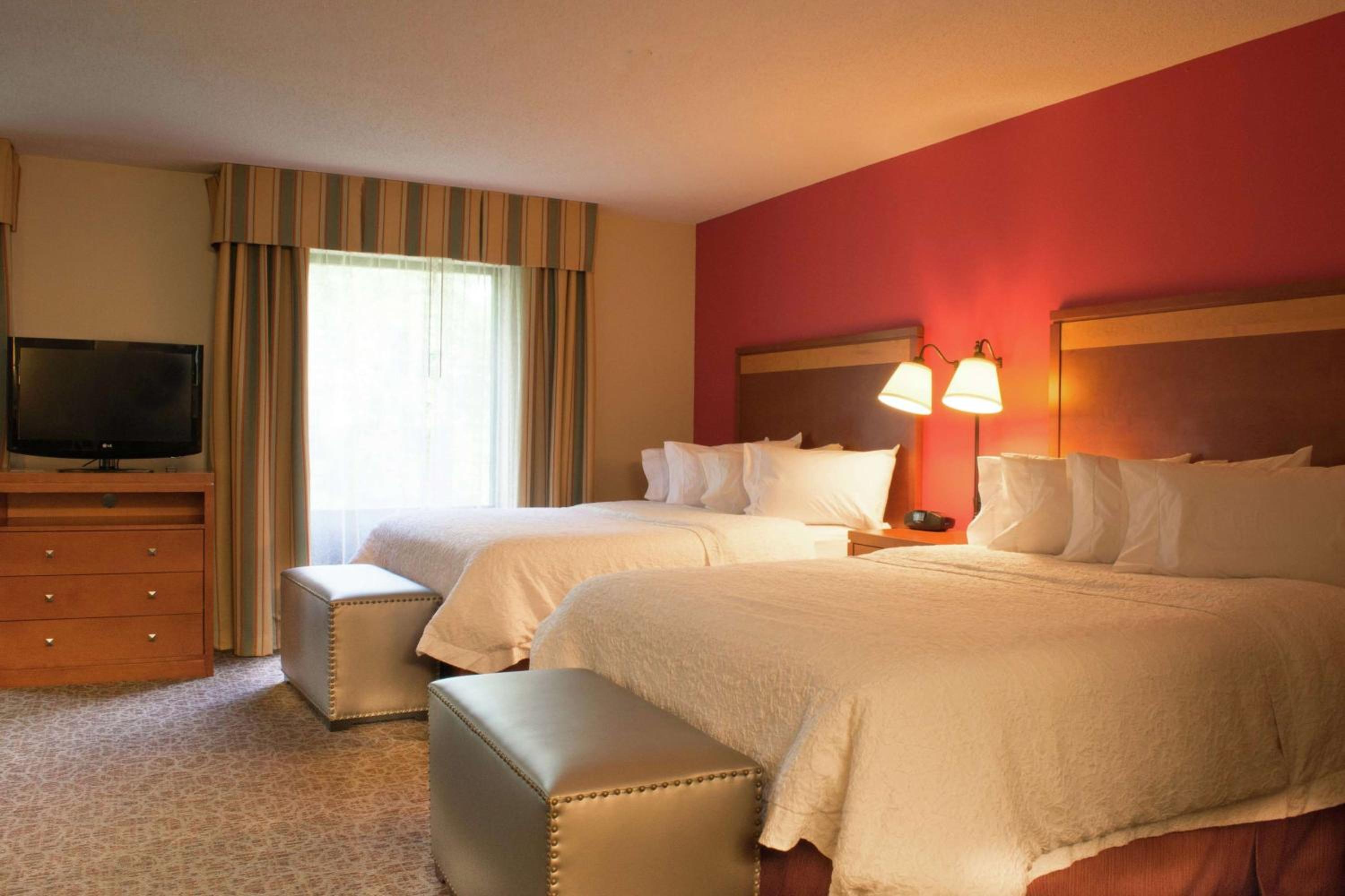 Queen Room with Two Queen Beds - Non-Smoking - Photo 1