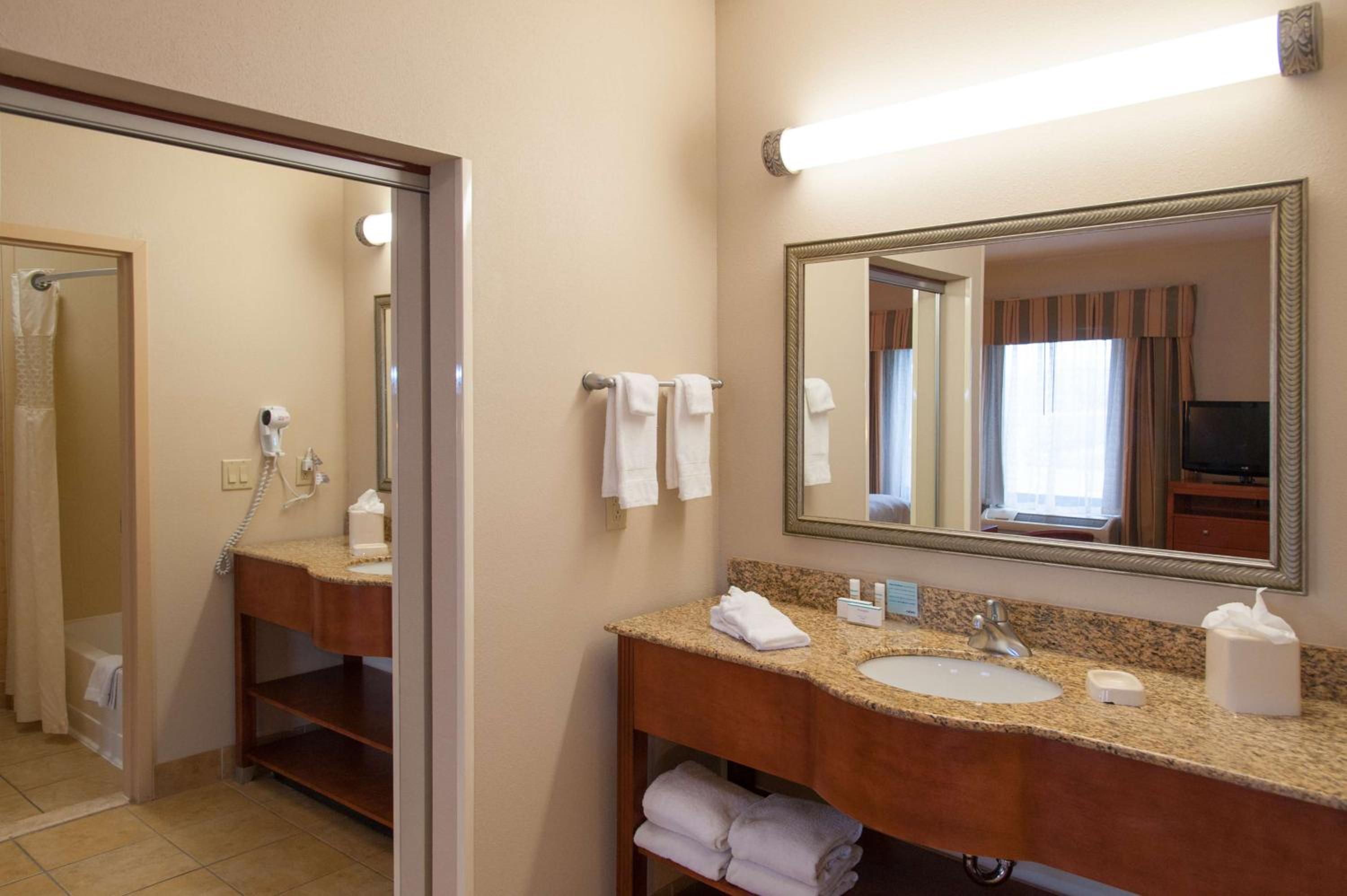 King Studio Suite - Non-Smoking - Photo 2