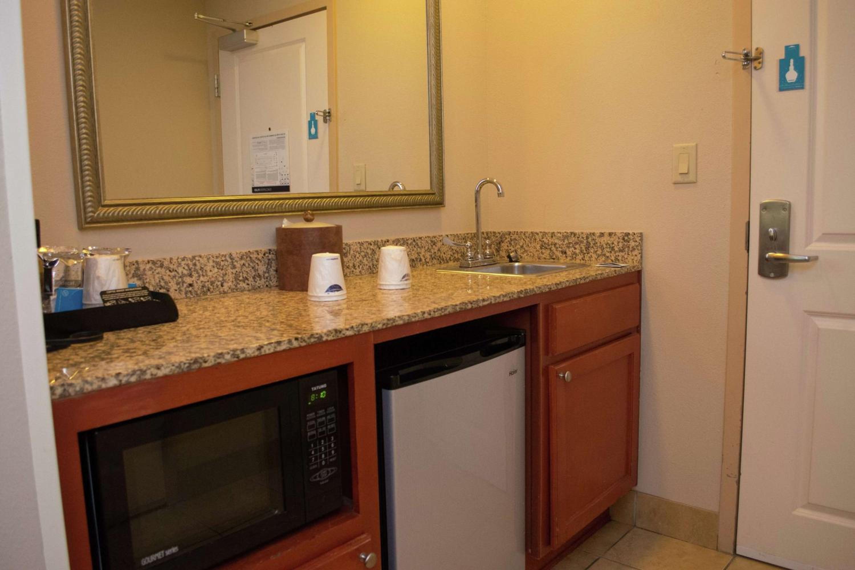 King Studio Suite - Non-Smoking - Photo 7