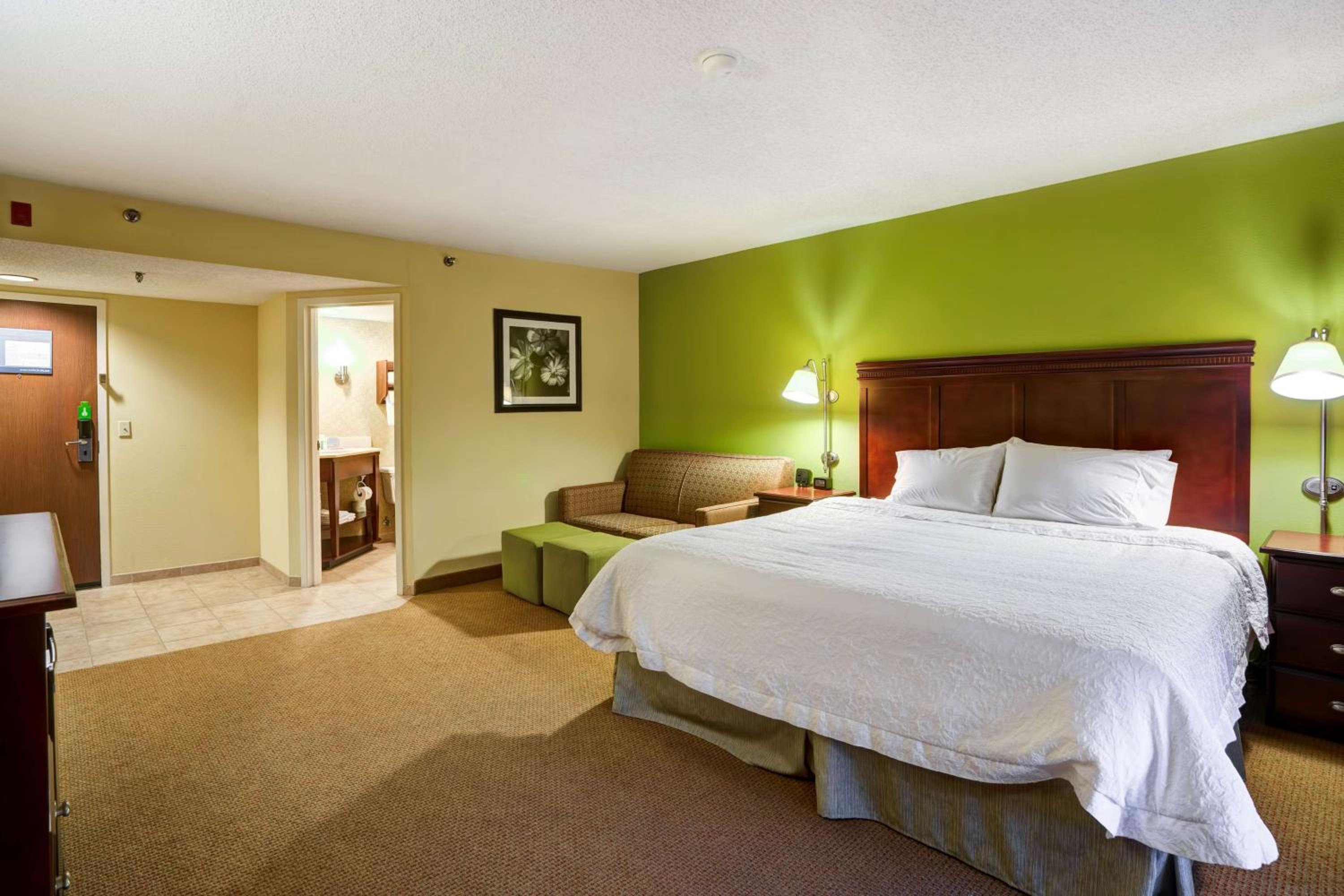 King Room with Sofa Bed and Study - Non-Smoking