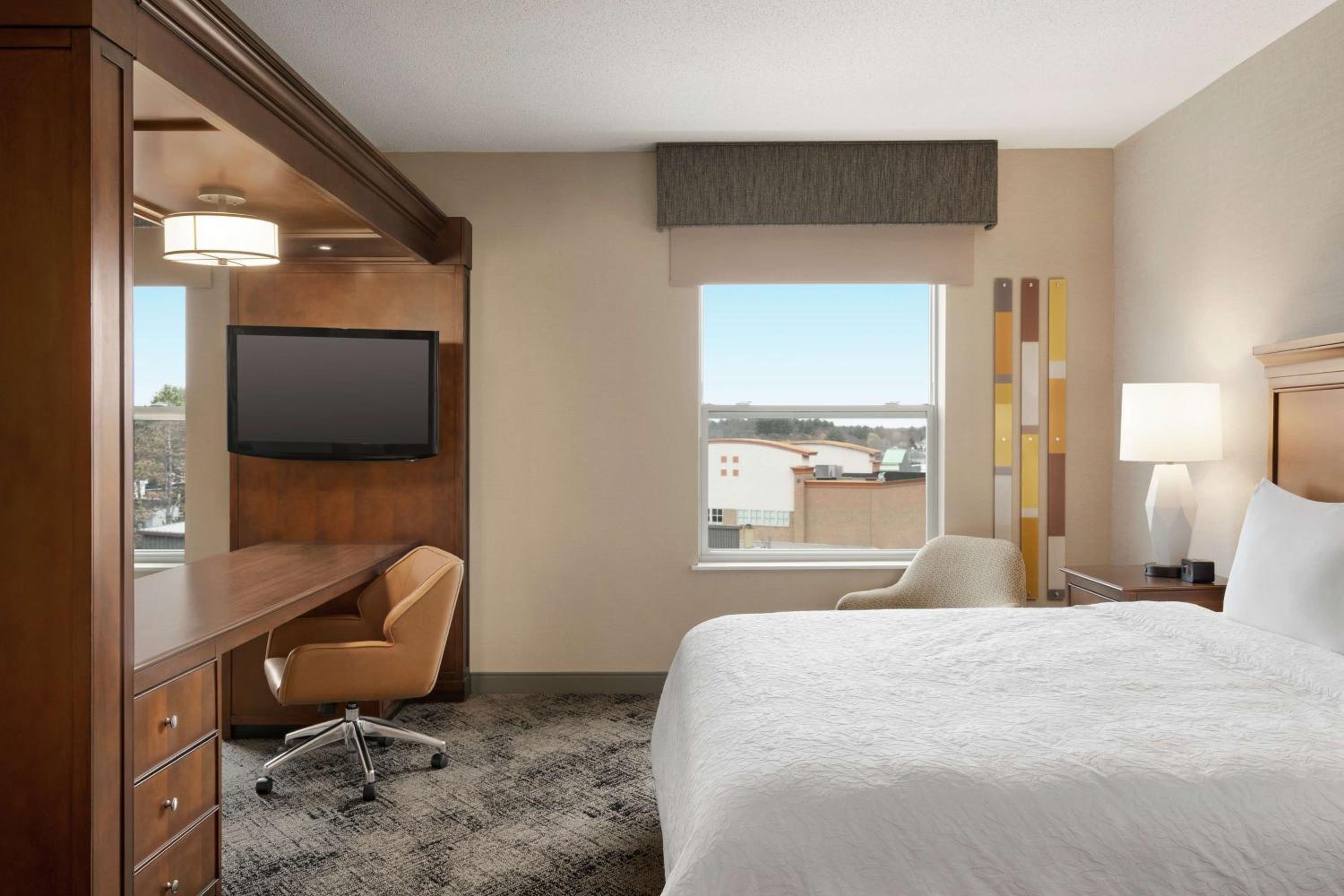 King Studio Suite – Hearing Accessible - Photo 2