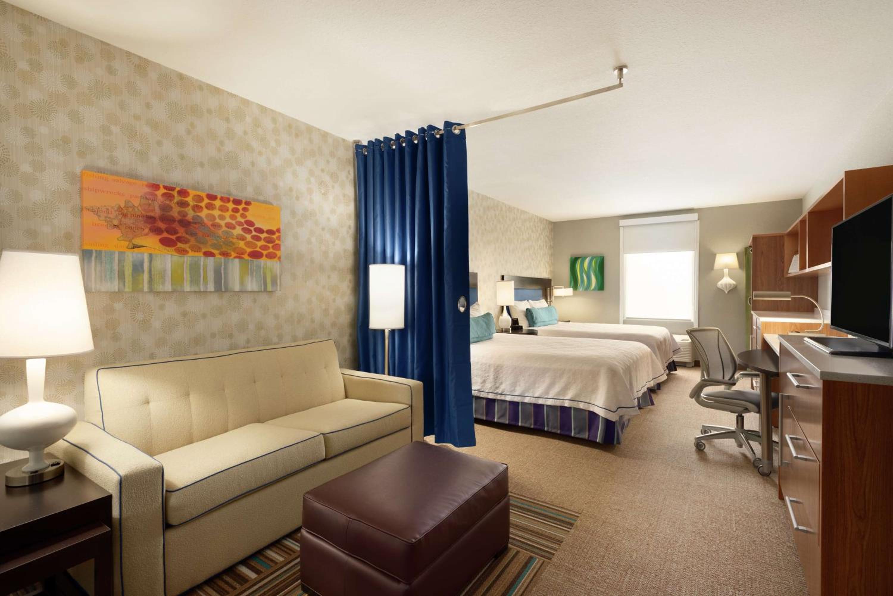 Queen Studio with Two Queen Beds - Non-Smoking