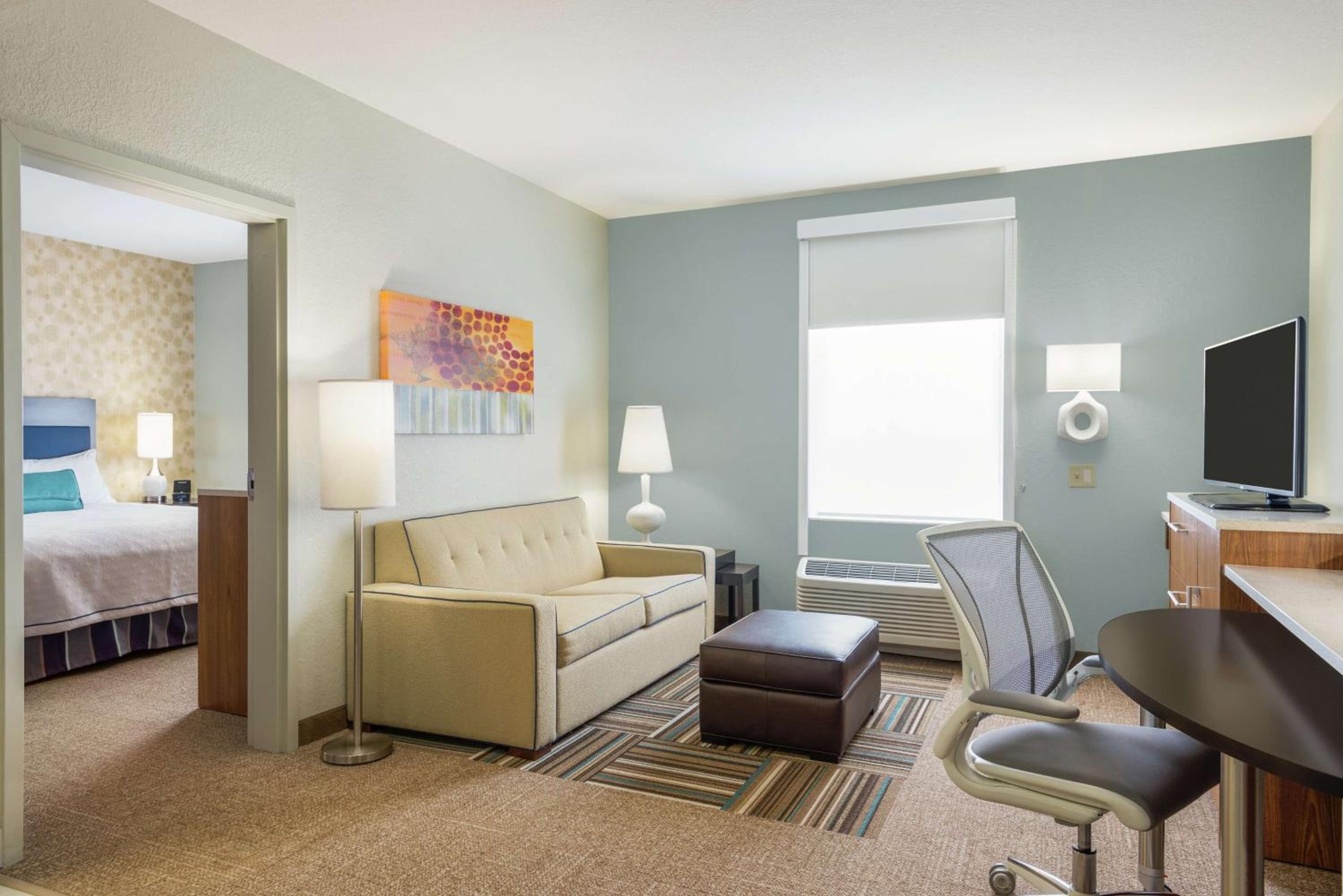 One-Bedroom King Suite - Non-Smoking