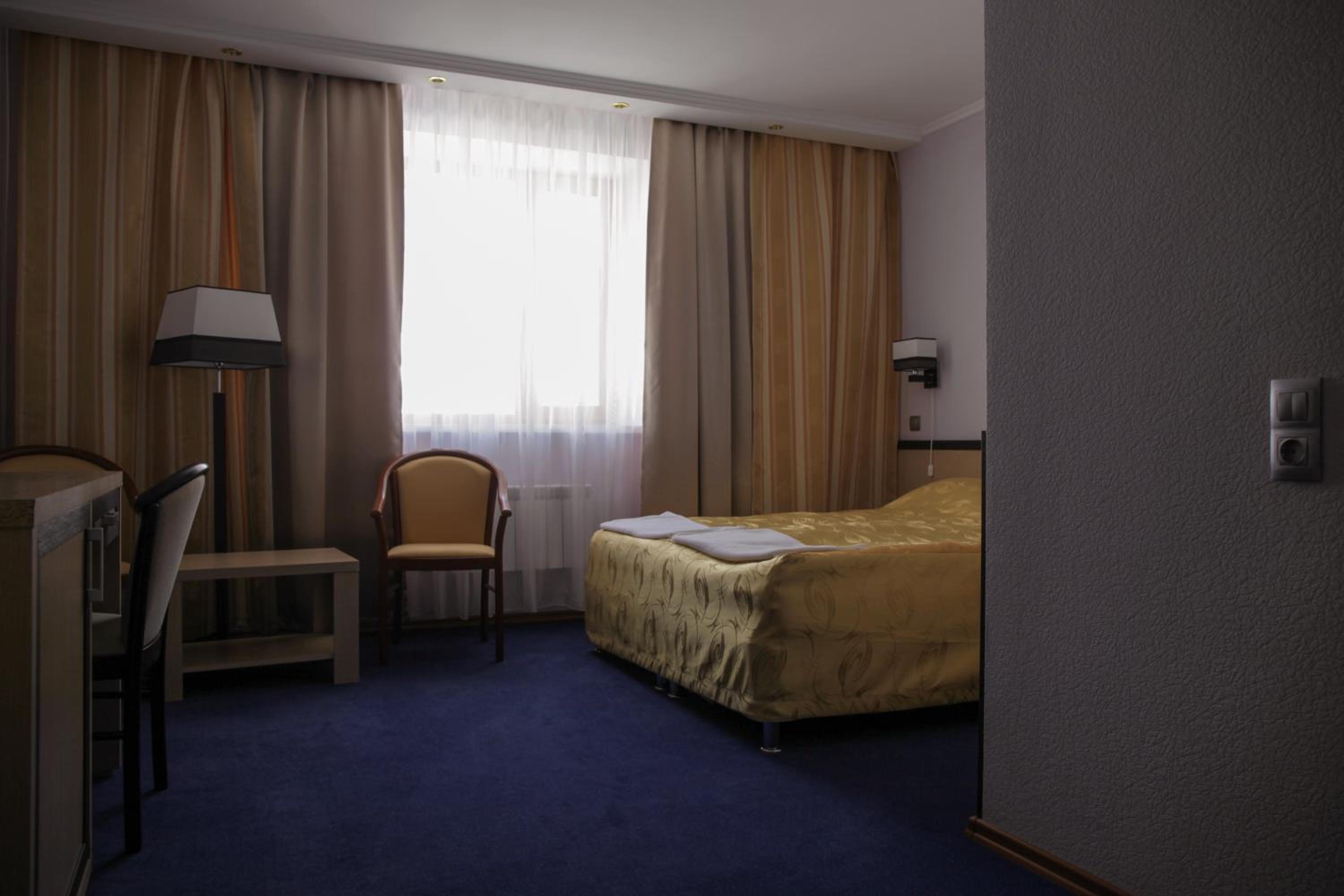 Double Room - Photo 5