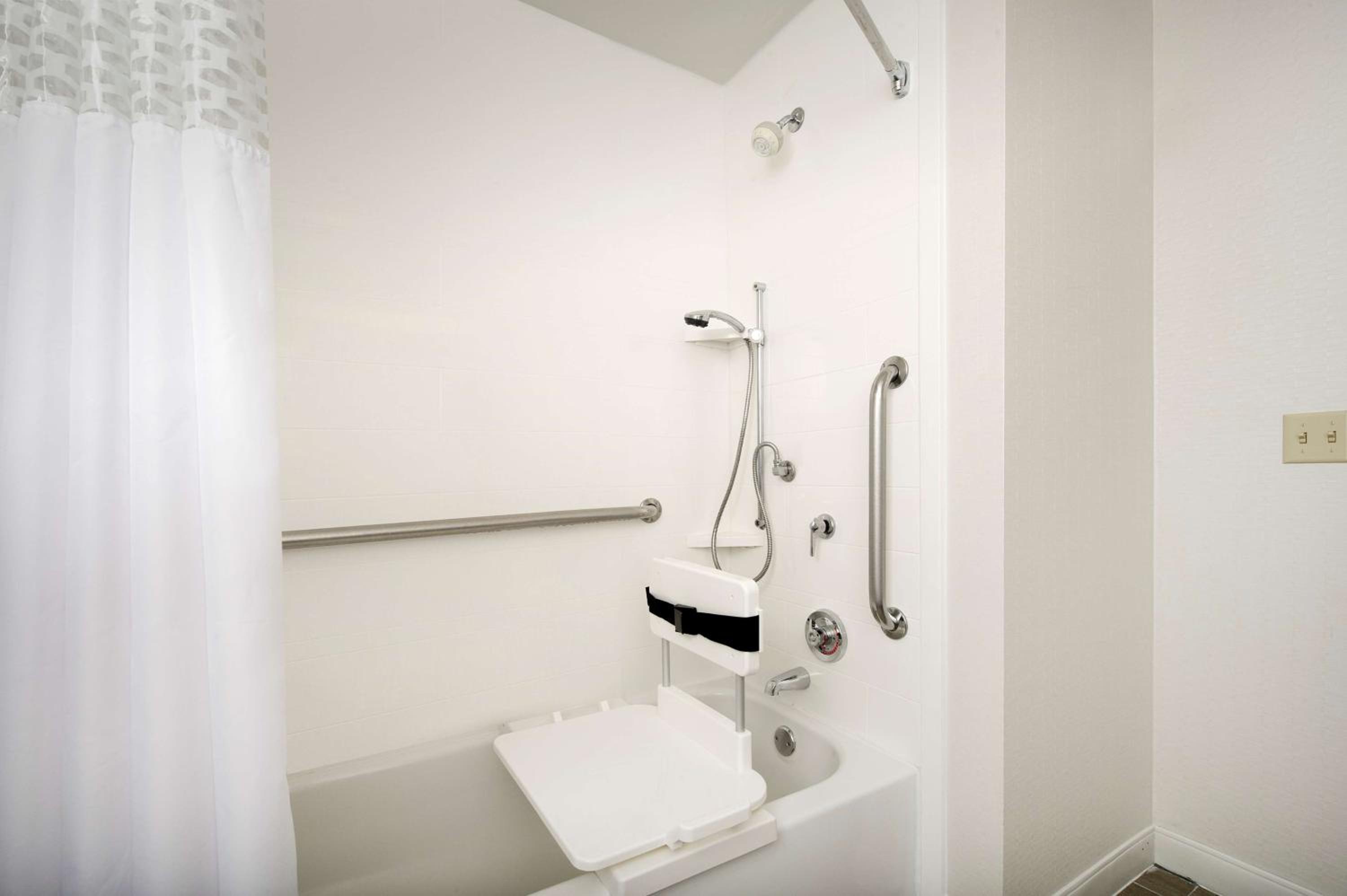 King Room - Mobility Access/Non-Smoking - Photo 3