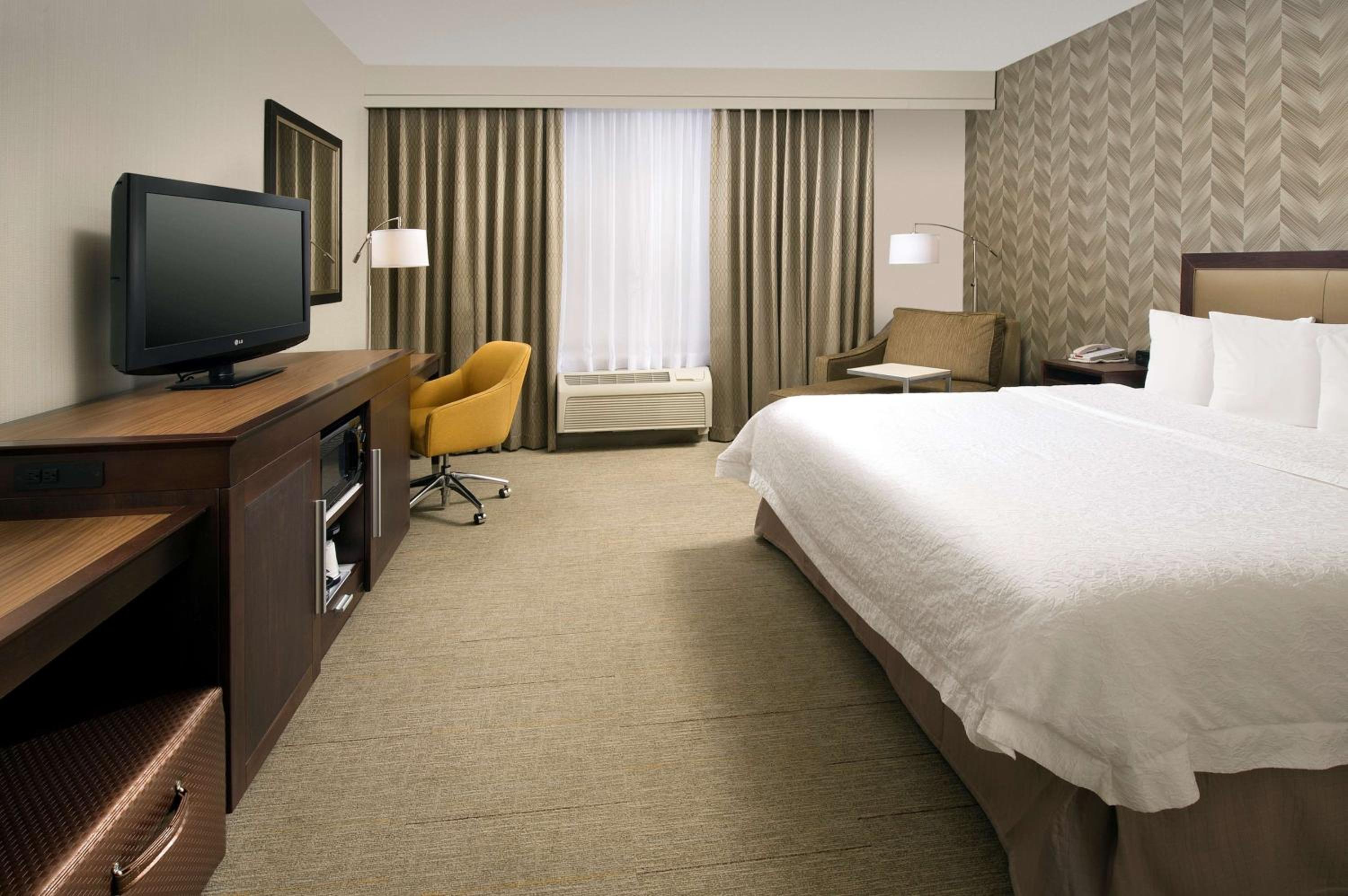 King Room - Mobility Access/Non-Smoking - Photo 1