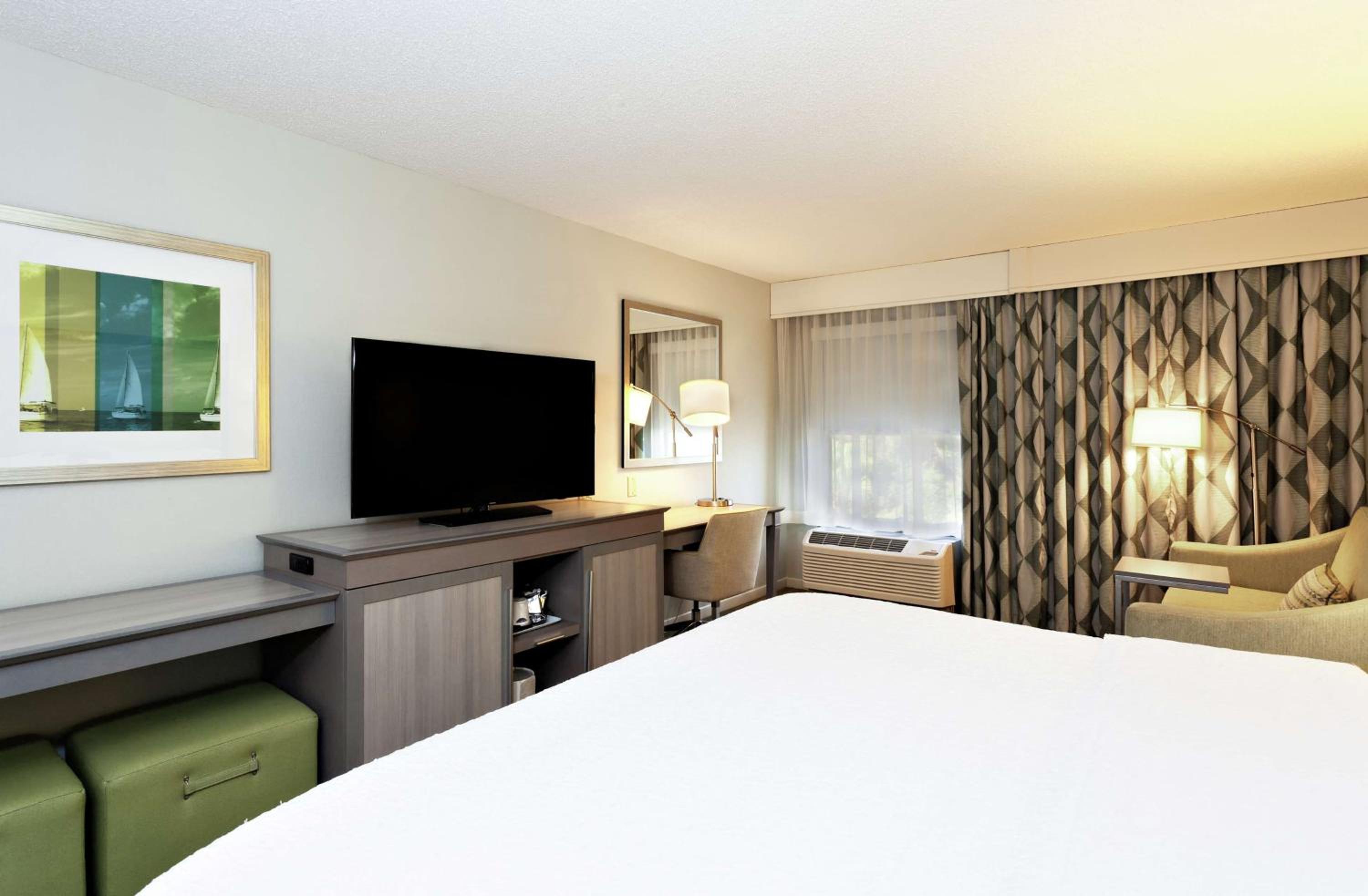 King Room with Sofa Bed and Study - Non-Smoking - Photo 1
