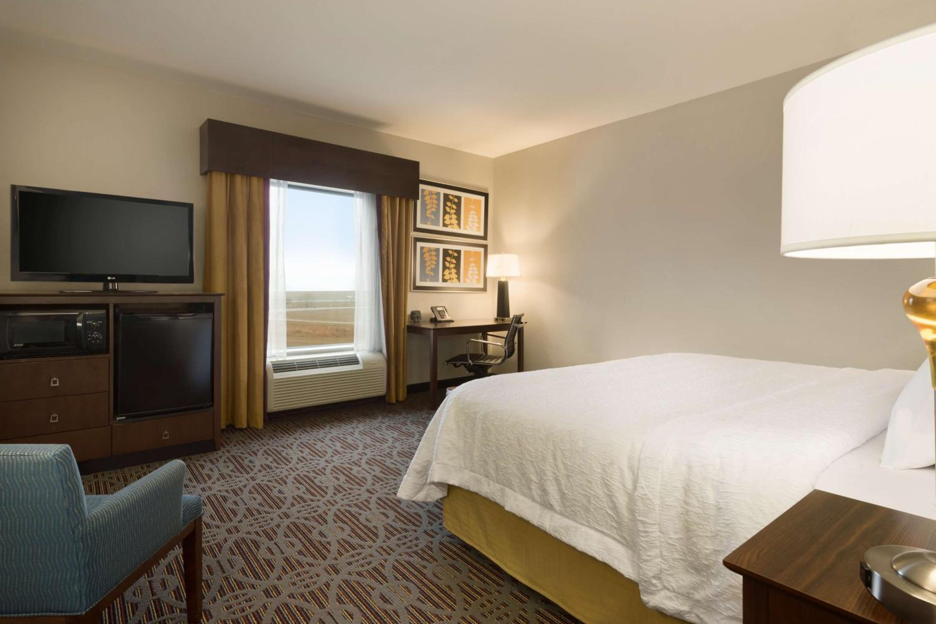 King Room with King Bed - Non-Smoking - Photo 1