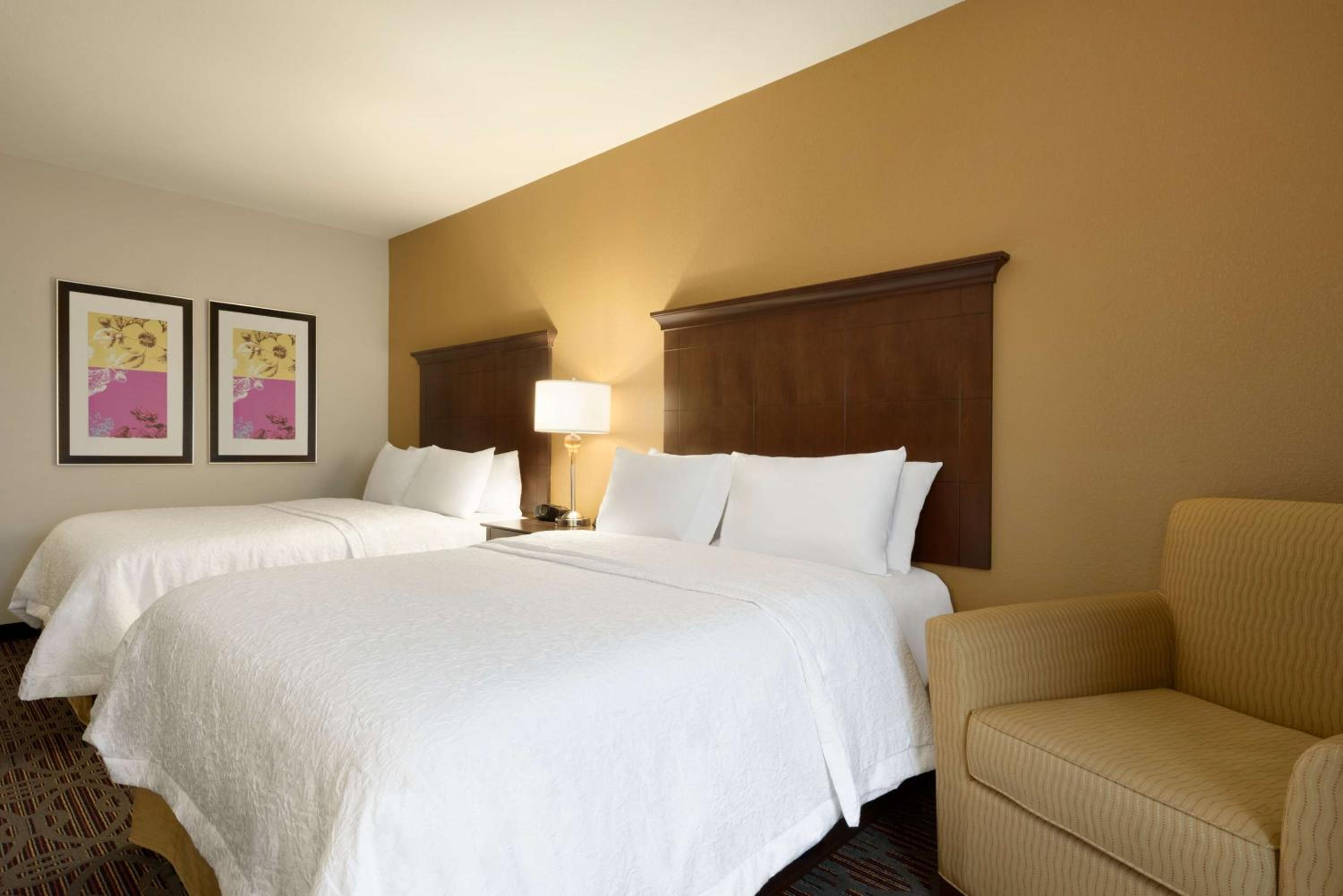 Room with Two Queen Beds - Non-Smoking - Photo 1
