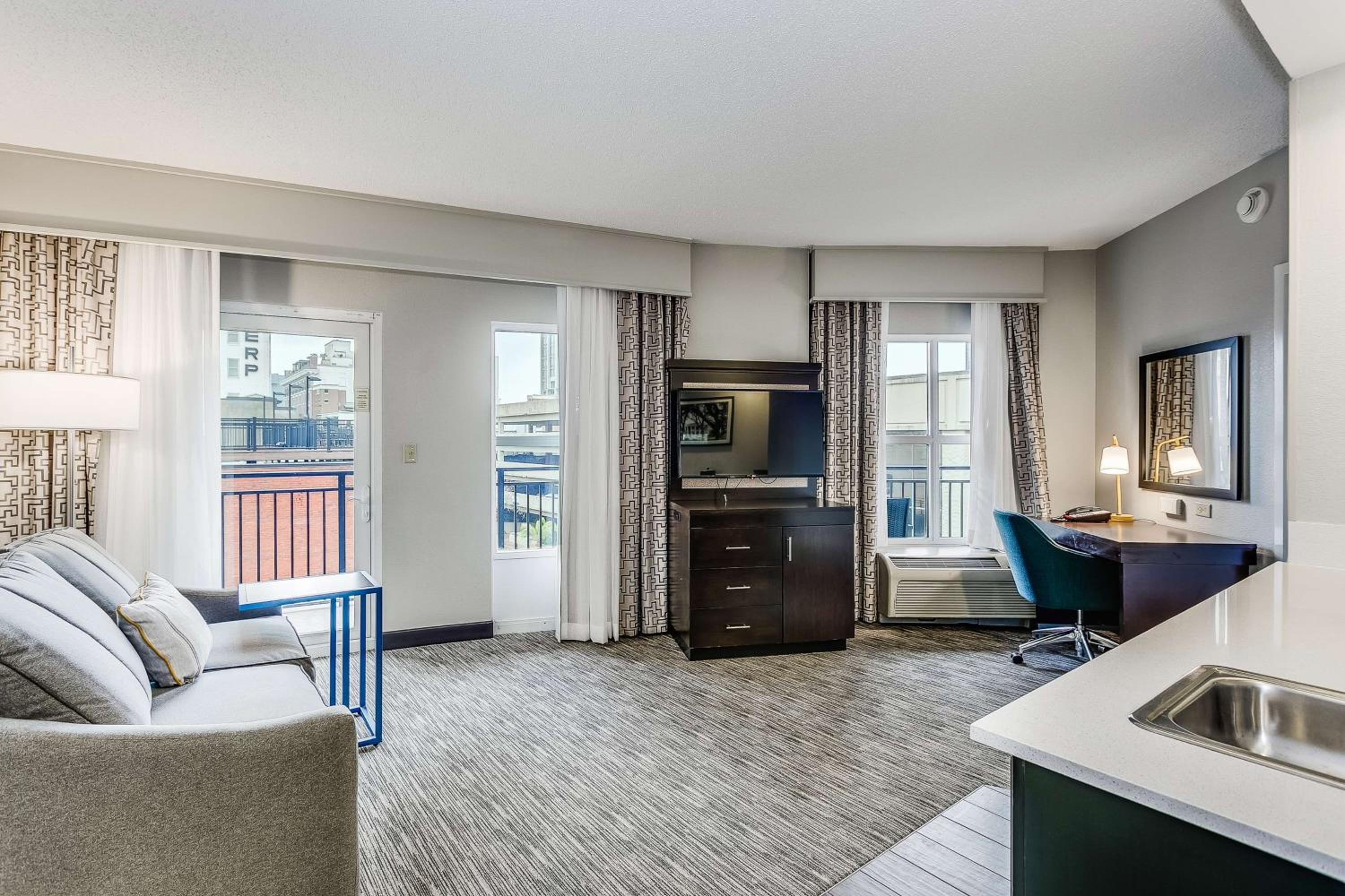 One-Bedroom King Suite - Non-Smoking - Photo 1