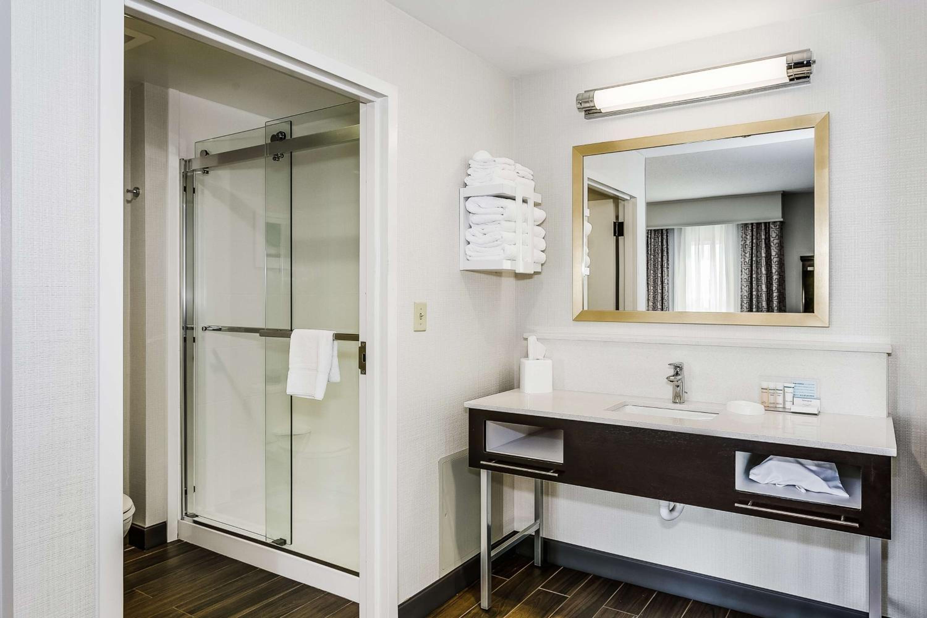 King Studio Suite - Non-Smoking - Photo 2