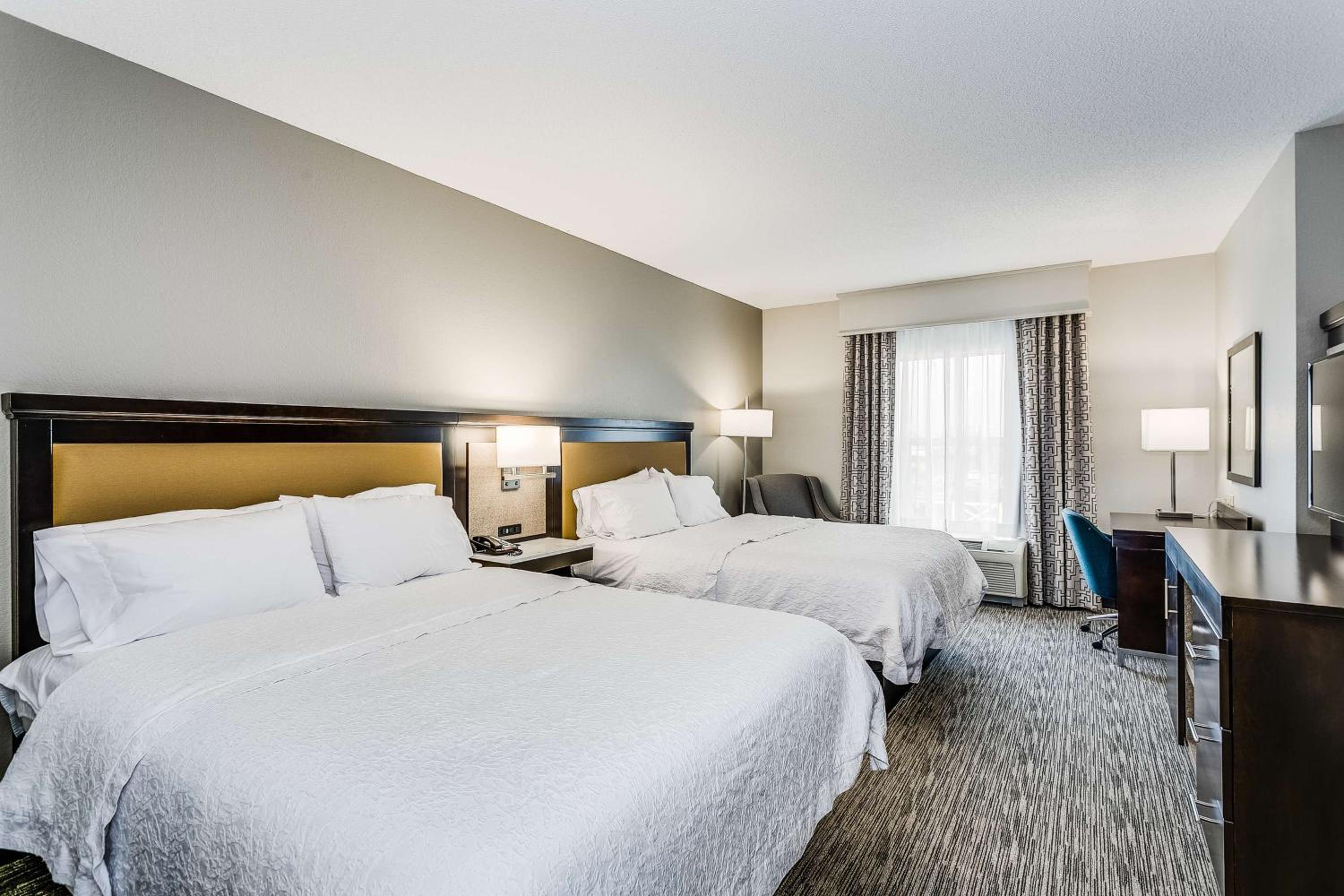 One-Bedroom Queen Suite with Two Queen Beds - Non-Smoking - Photo 5