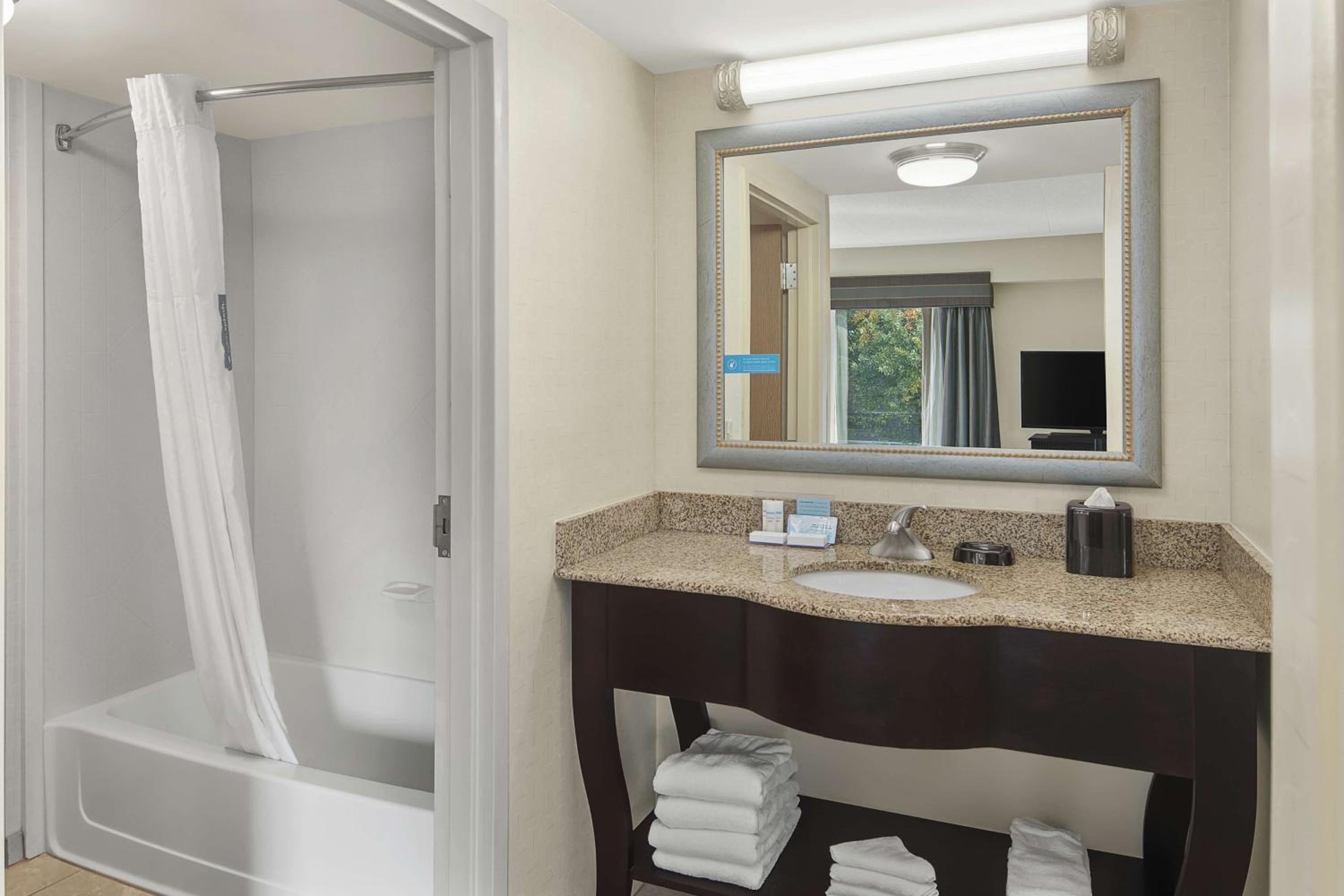 King Studio Suite - Non-Smoking - Photo 2