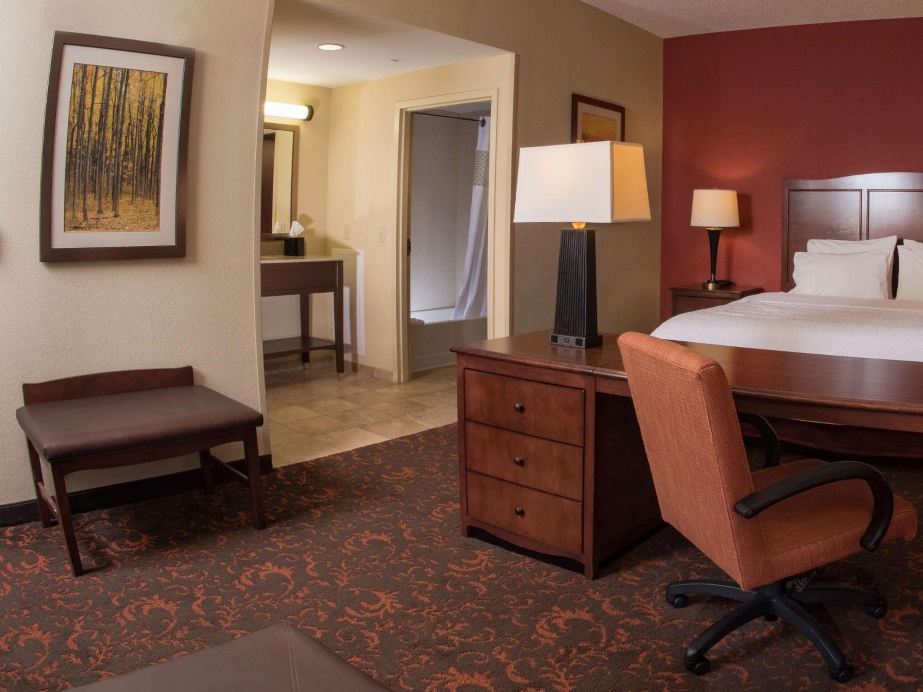 King Studio Suite - Non-Smoking - Photo 2