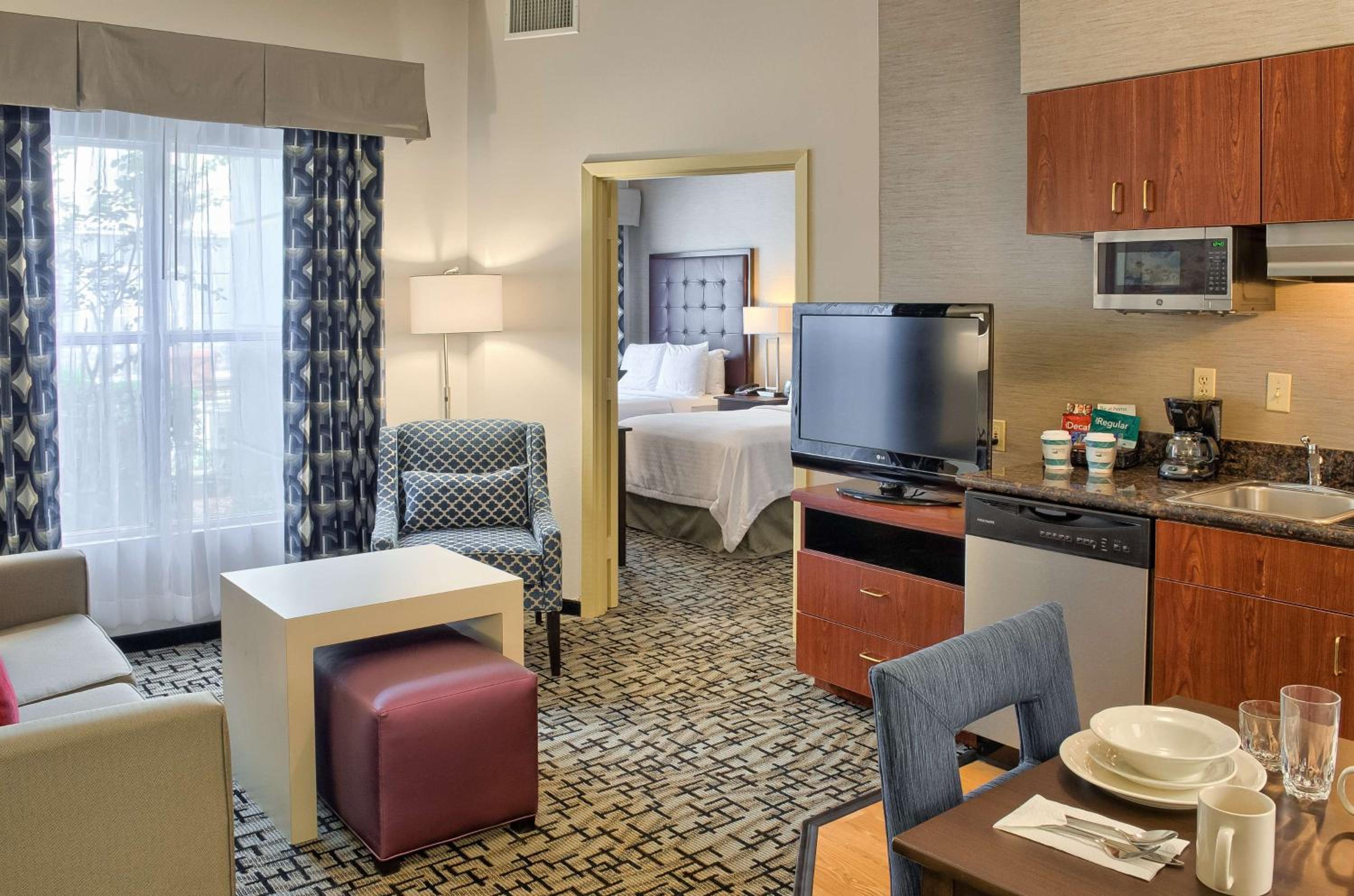 Two-Bedroom Suite with One King And Two Double Beds - Non-Smoking