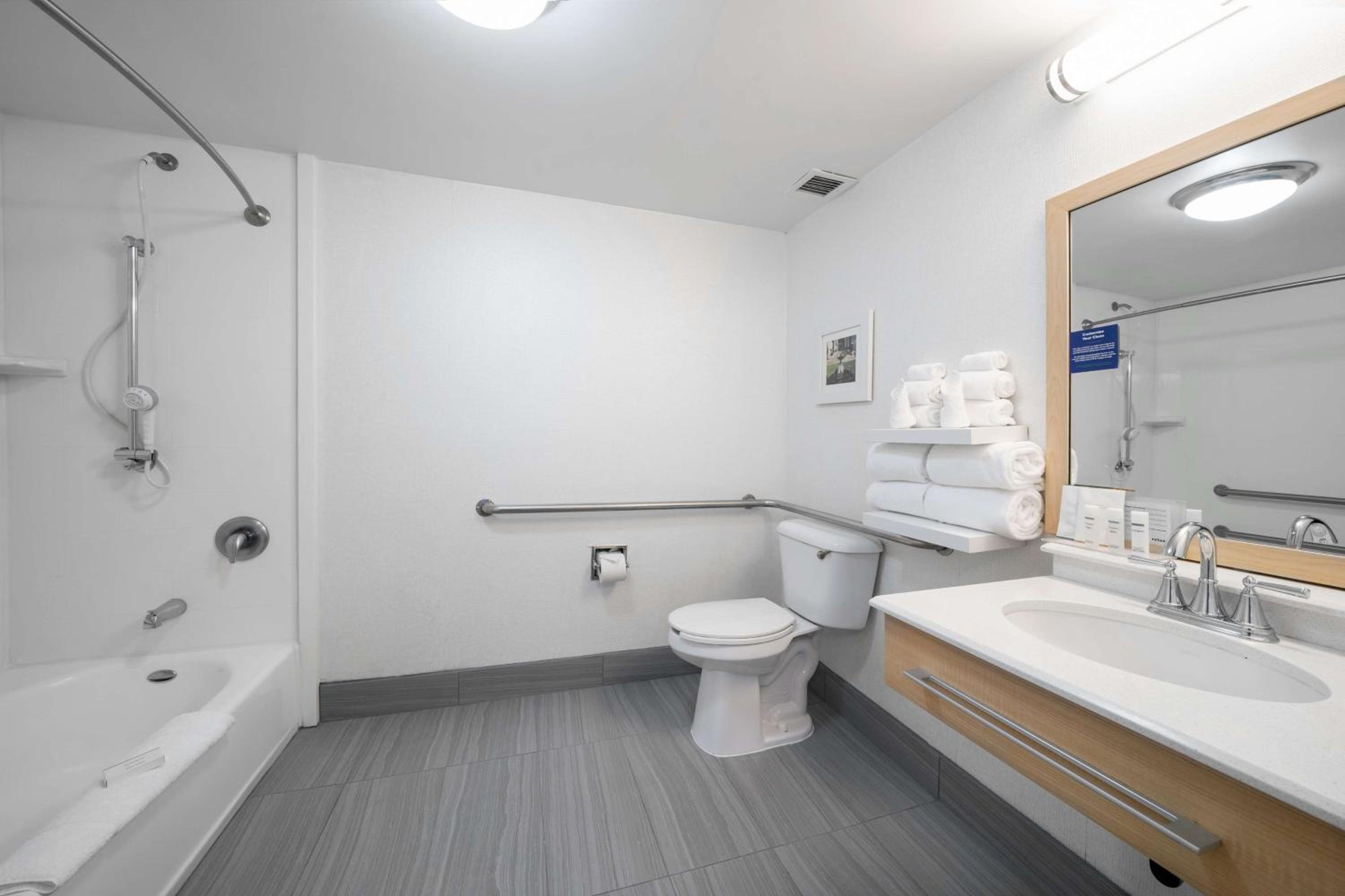 King Studio - Mobility and Hearing Access/Non-Smoking - Photo 4