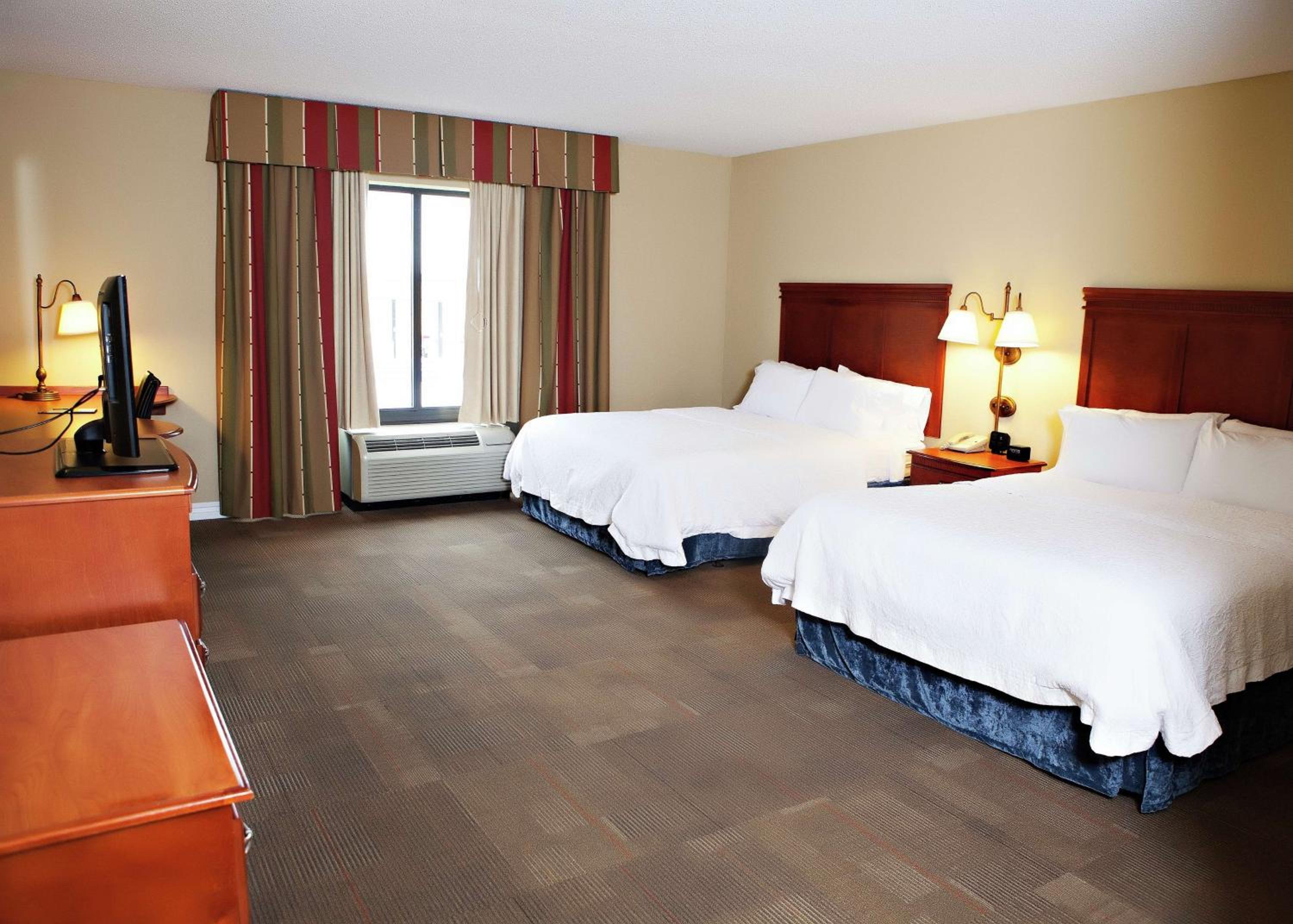 Queen Room with Two Queen Beds - Mobility and Hearing Access/Non-Smoking - Photo 1
