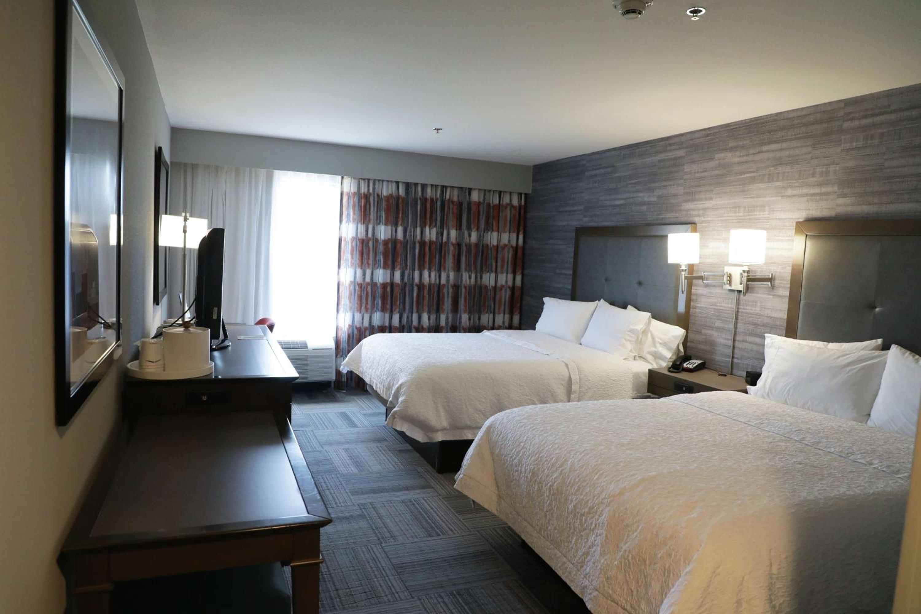 Room with Two Queen Beds - Non-Smoking - Photo 1