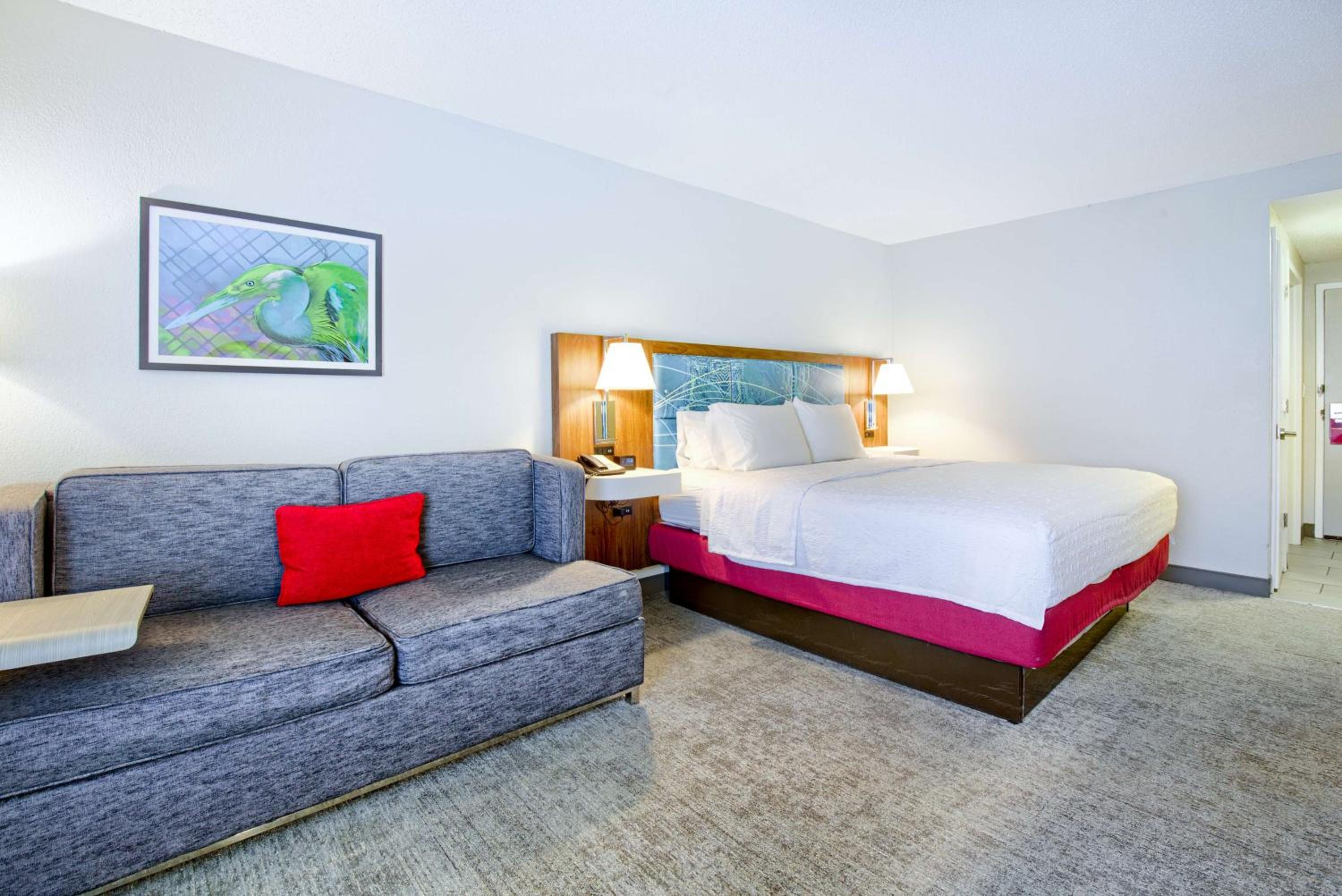 King Room with Sofa Bed and Study - Non-Smoking - Photo 1