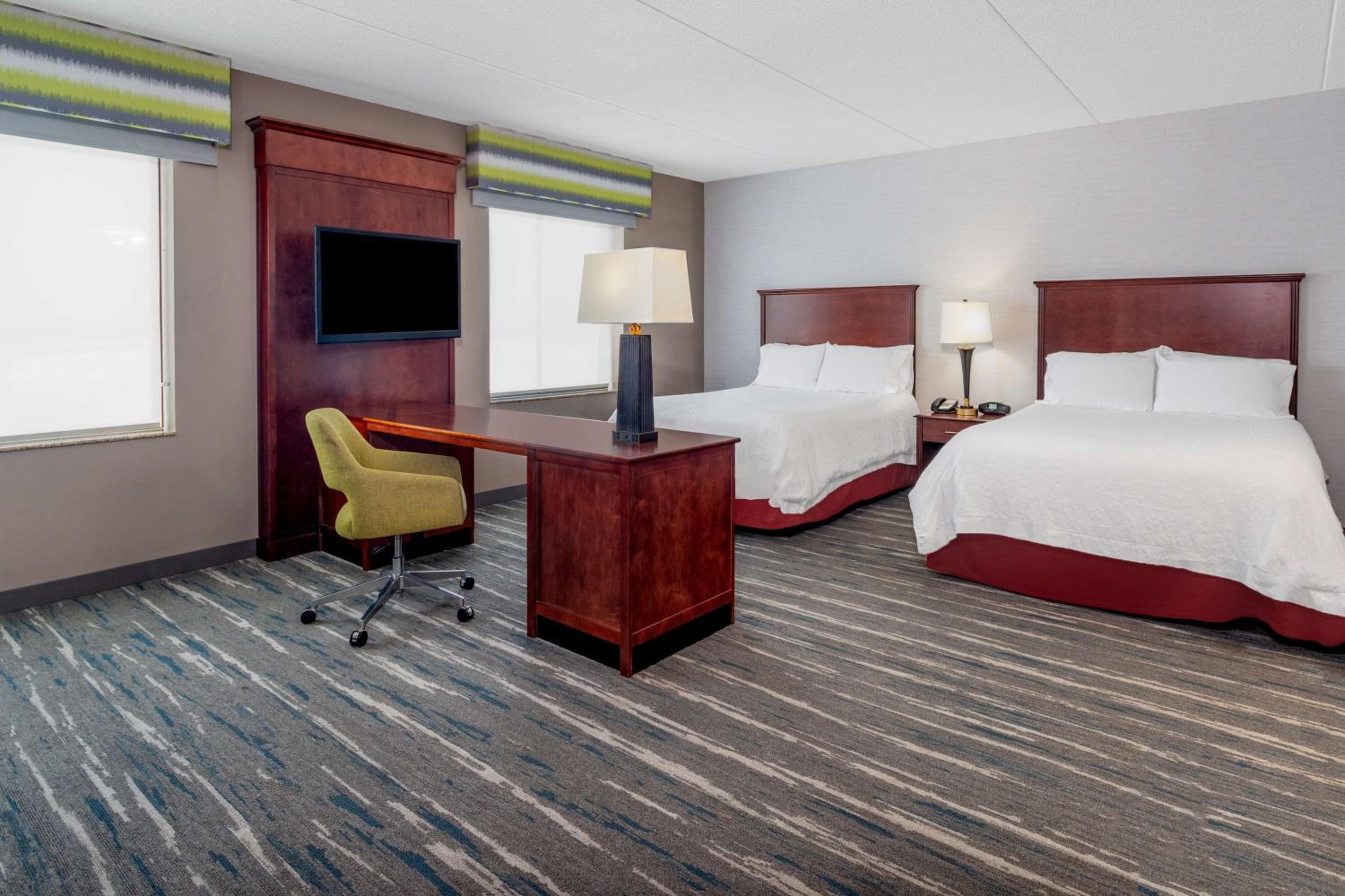 Queen Suite with Sofa Bed - Photo 1