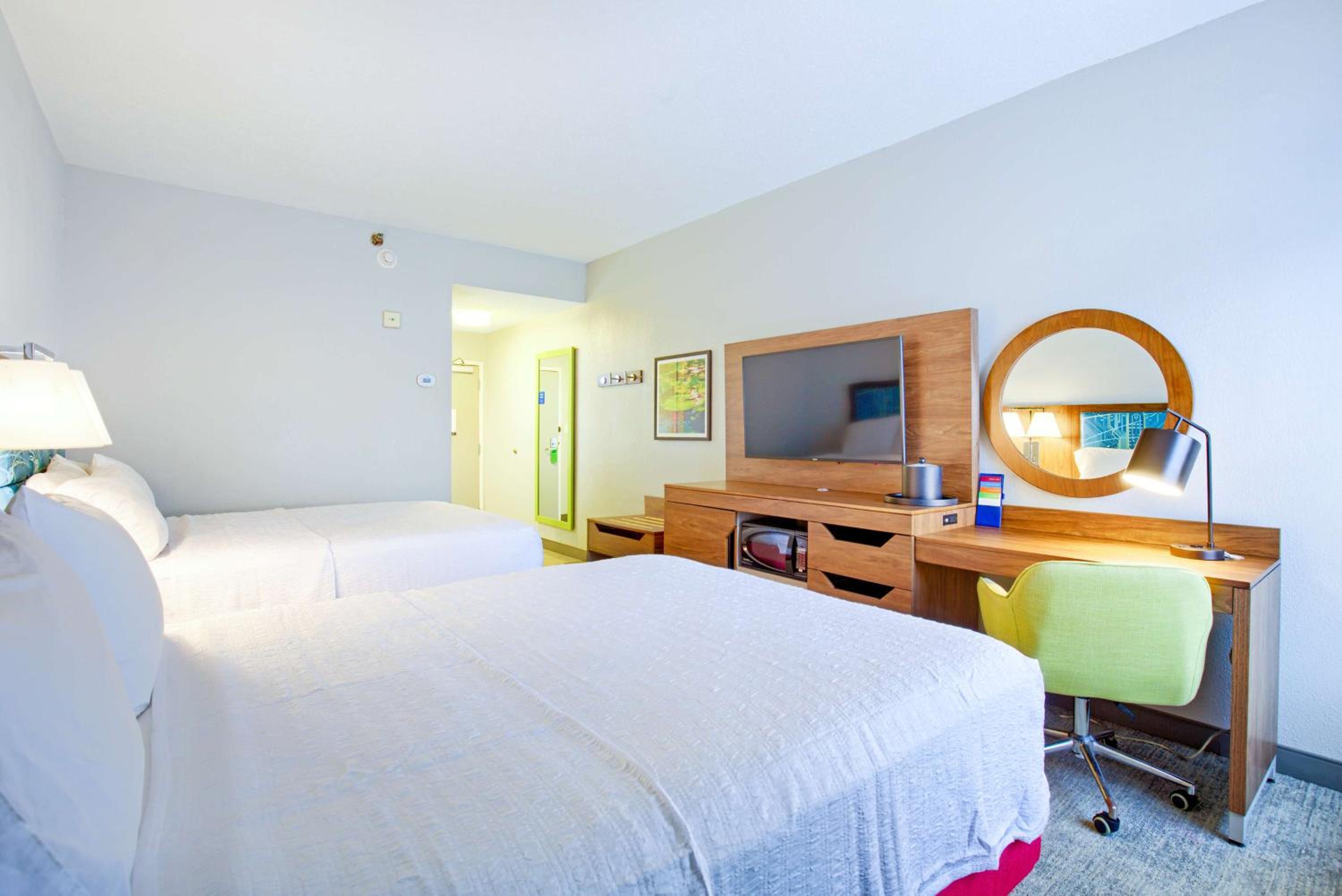 Room with Two Queen Beds - Non-Smoking - Photo 1