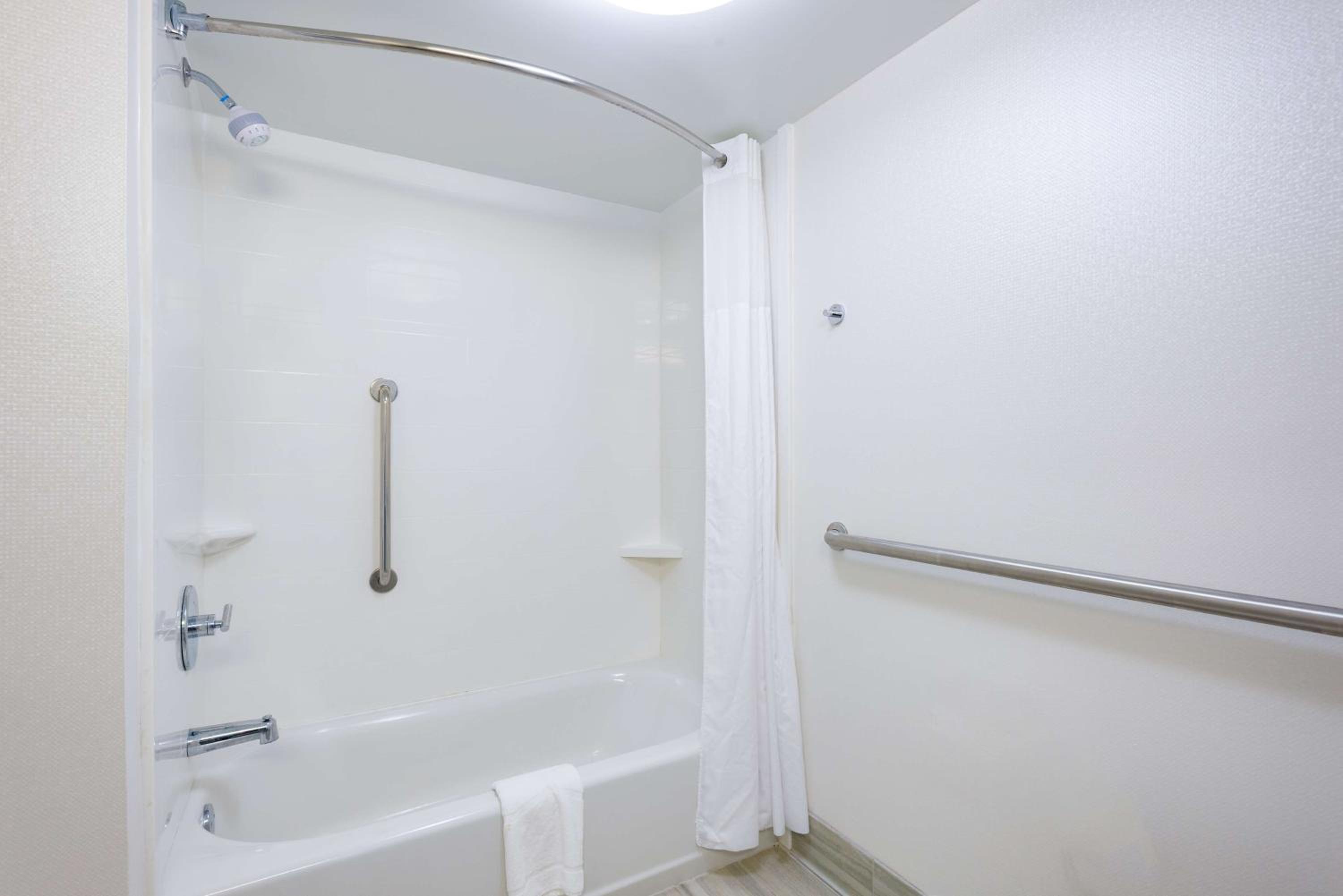 King Room - Mobility Access/Non-Smoking - Photo 3