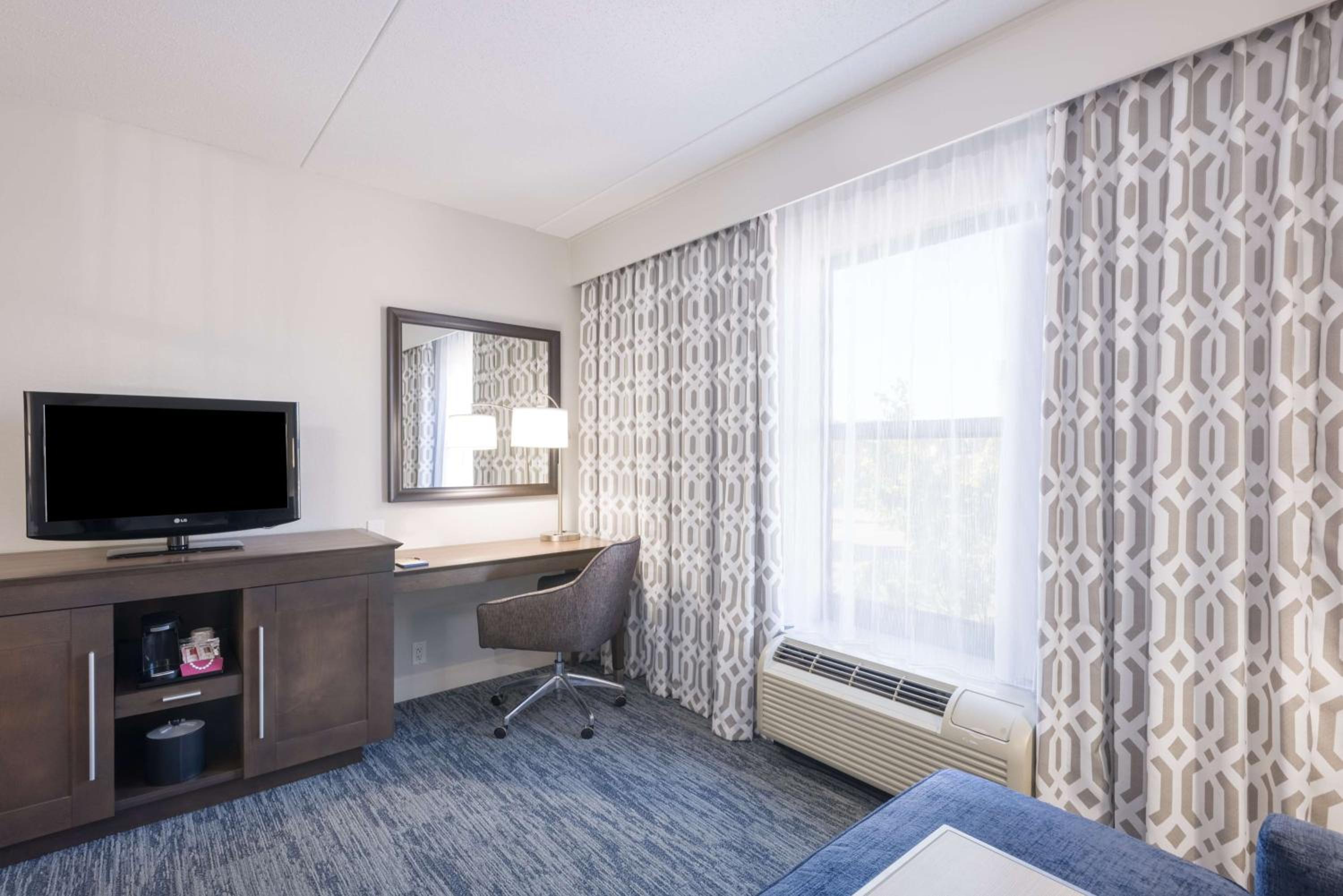 King Room - Non-Smoking - Photo 1