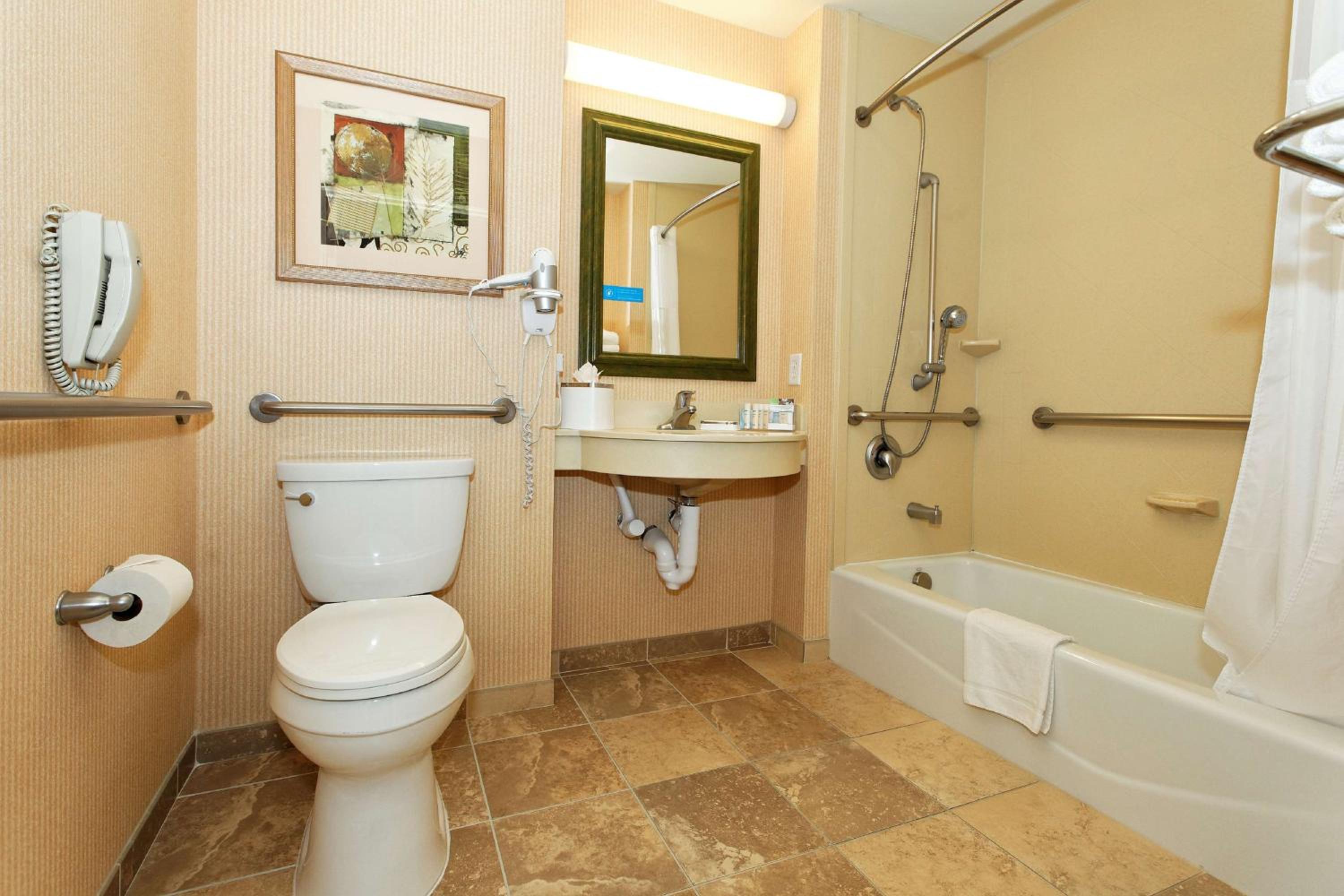Queen Room with Two Queen Beds - Mobility and Hearing Access/Non-Smoking - Photo 2