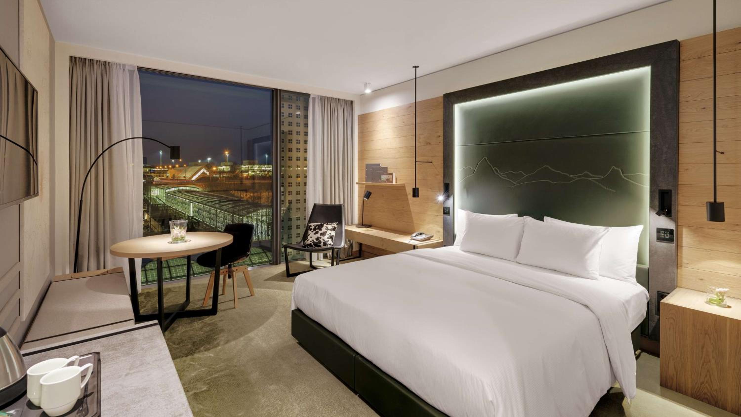 Deluxe King Room