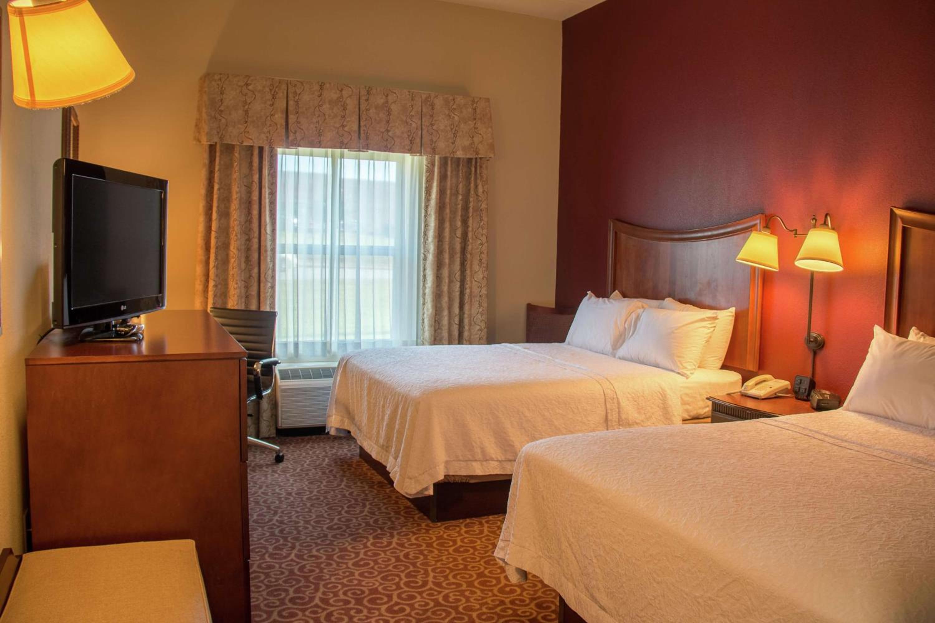 Room with Two Queen Beds - Non-Smoking - Photo 1