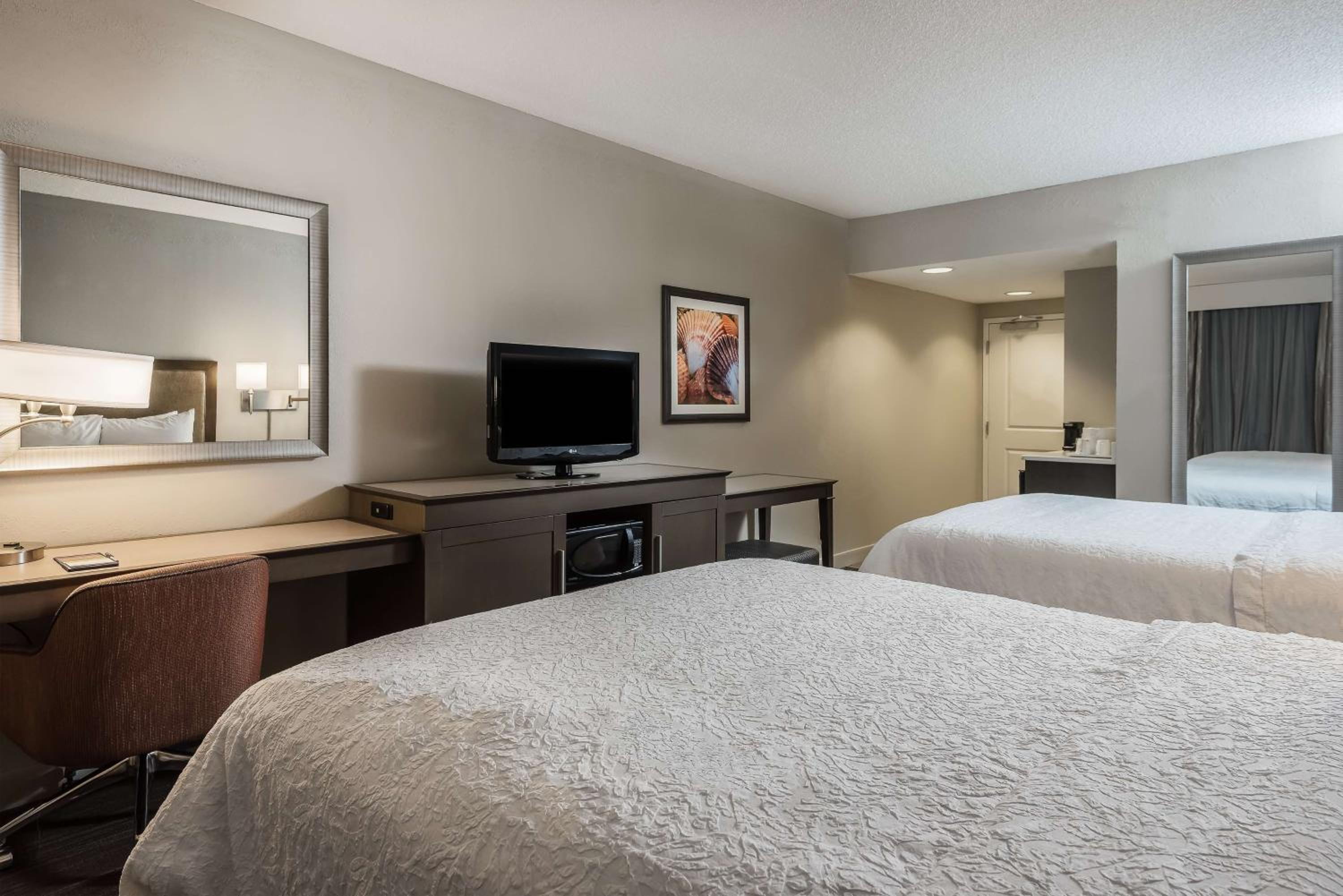 Room with Two Queen Beds - Non-Smoking - Photo 1