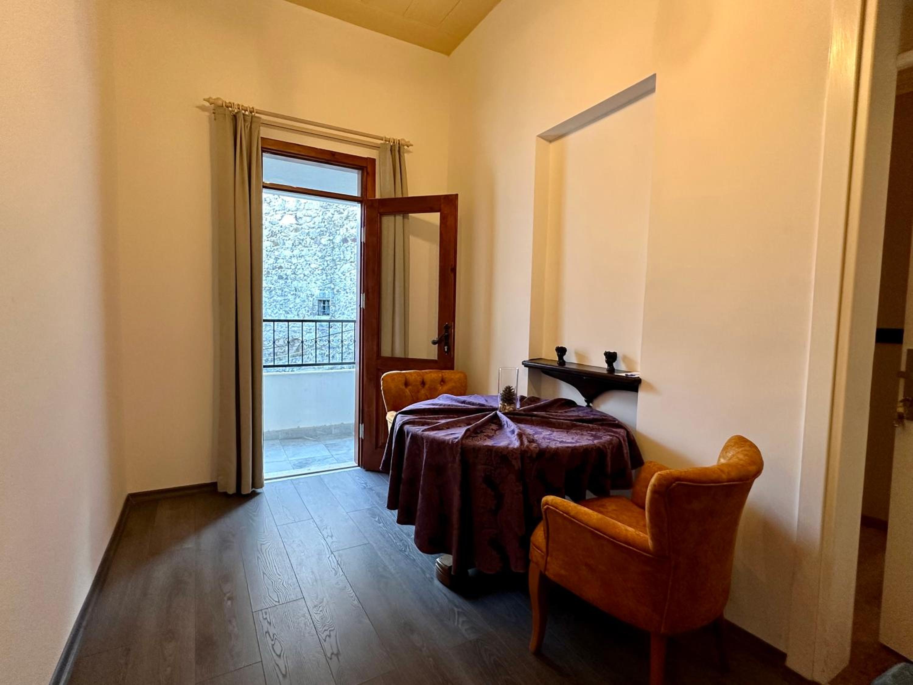 Deluxe Double Room with Castle View - Photo 34