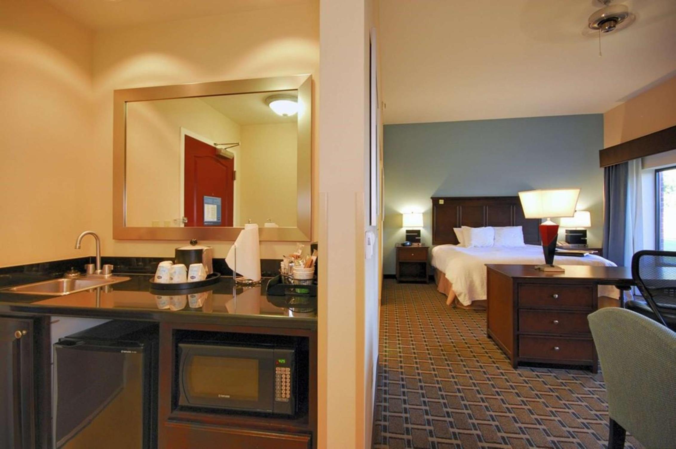King Studio Suite - Non-Smoking - Photo 6
