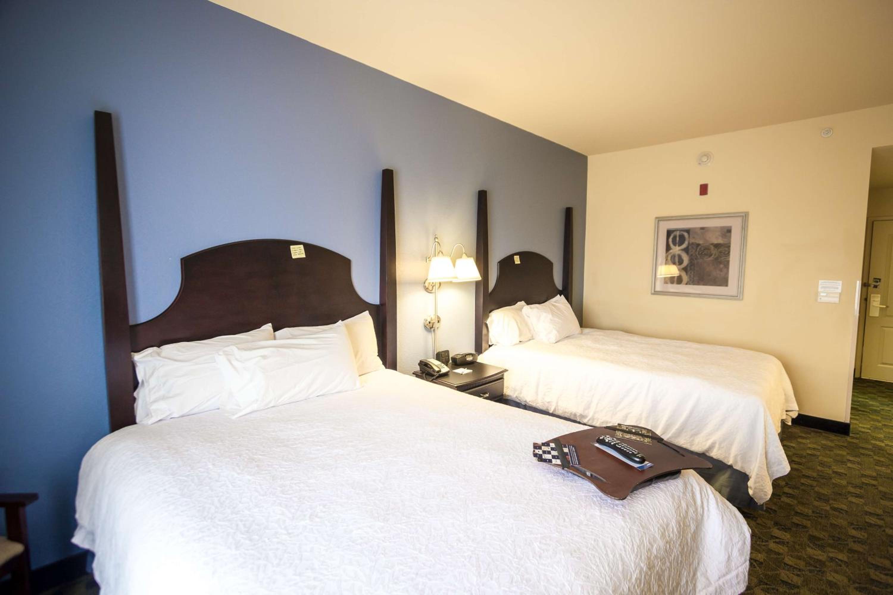 Room with Two Queen Beds - Non-Smoking - Photo 1