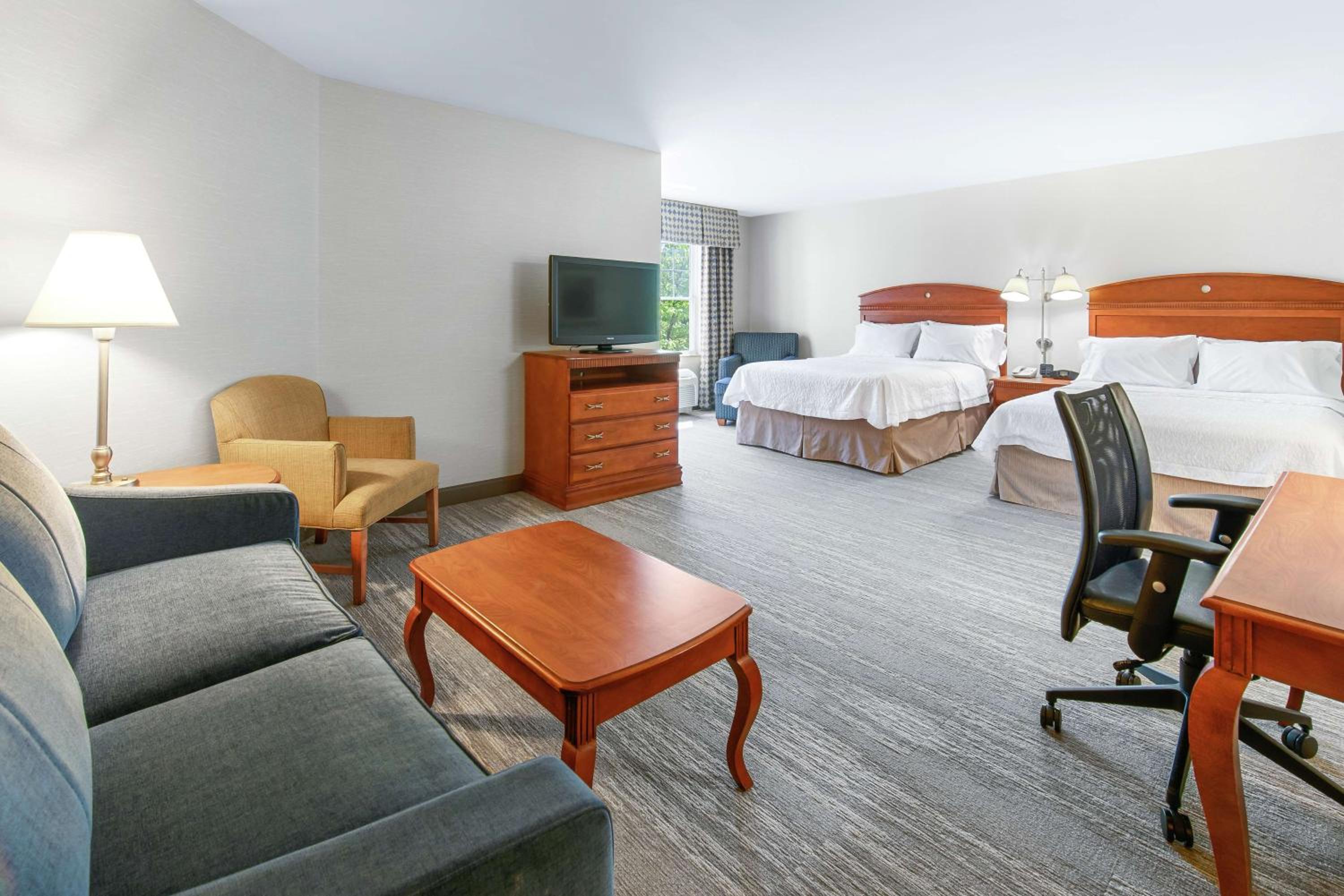 Queen Studio Suite with Two Queen Beds and Sofa Bed - Non-Smoking