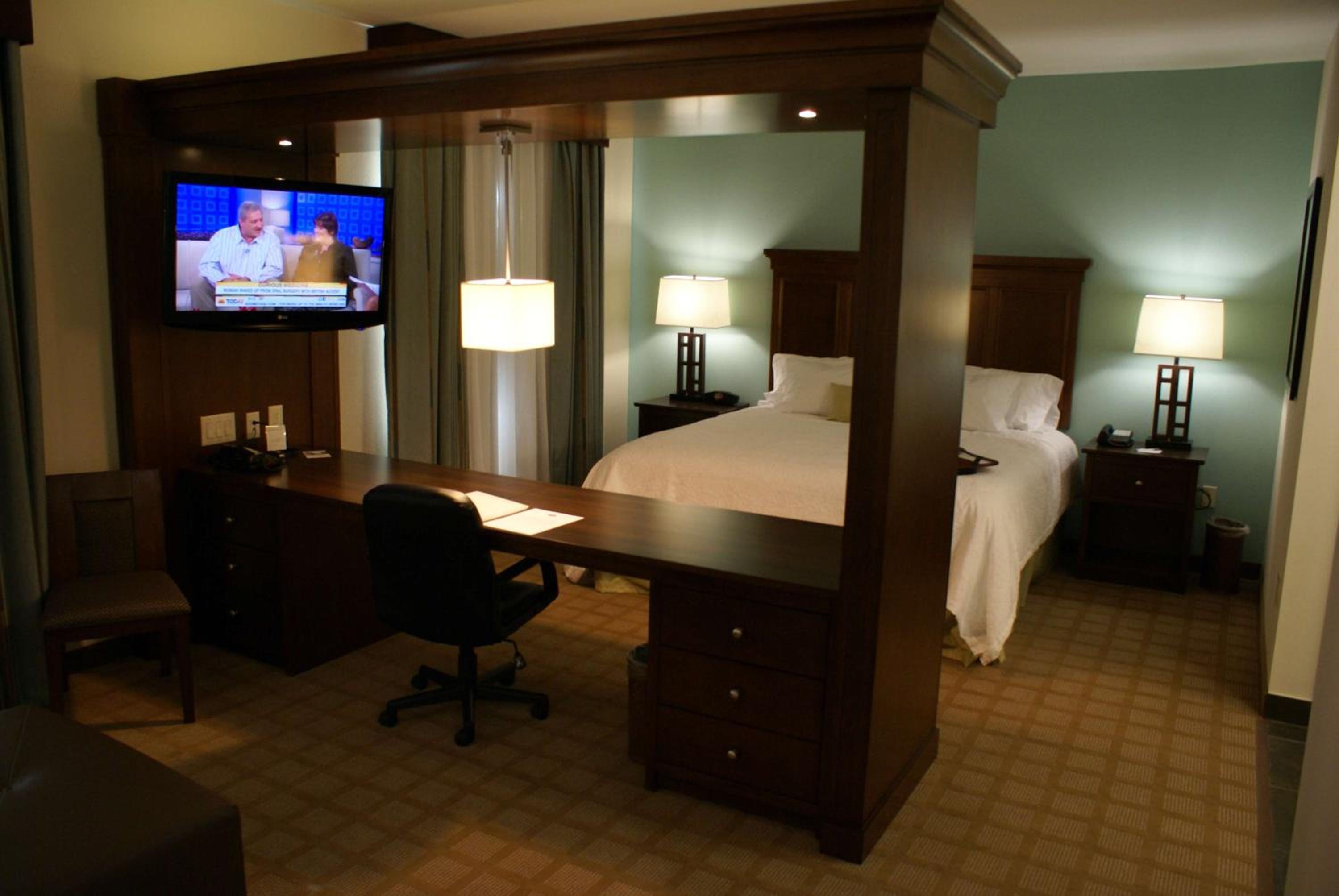 King Studio Suite - Non-Smoking - Photo 2
