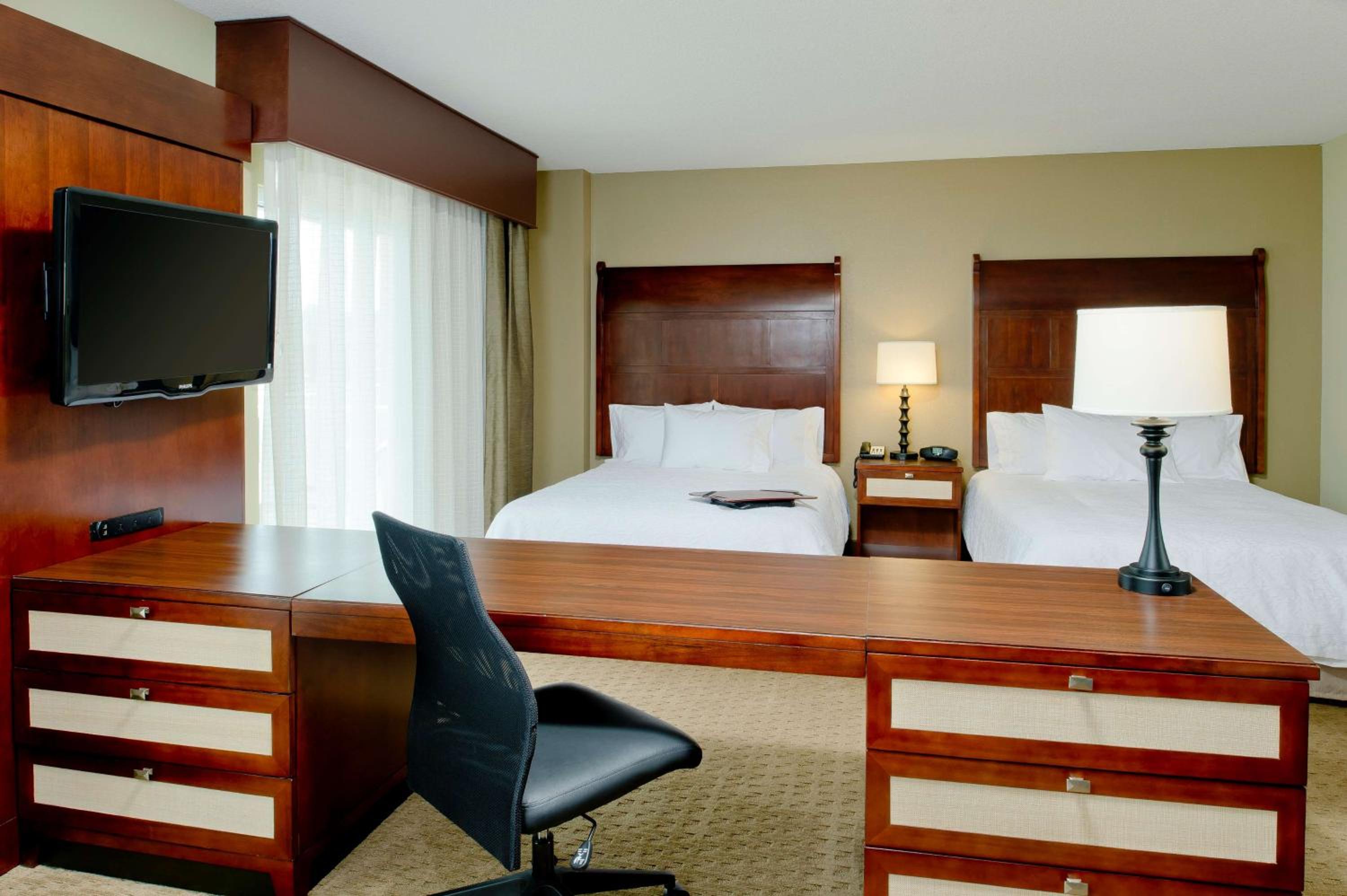 Queen Studio Suite with Two Queen Beds - Non-Smoking - Photo 1